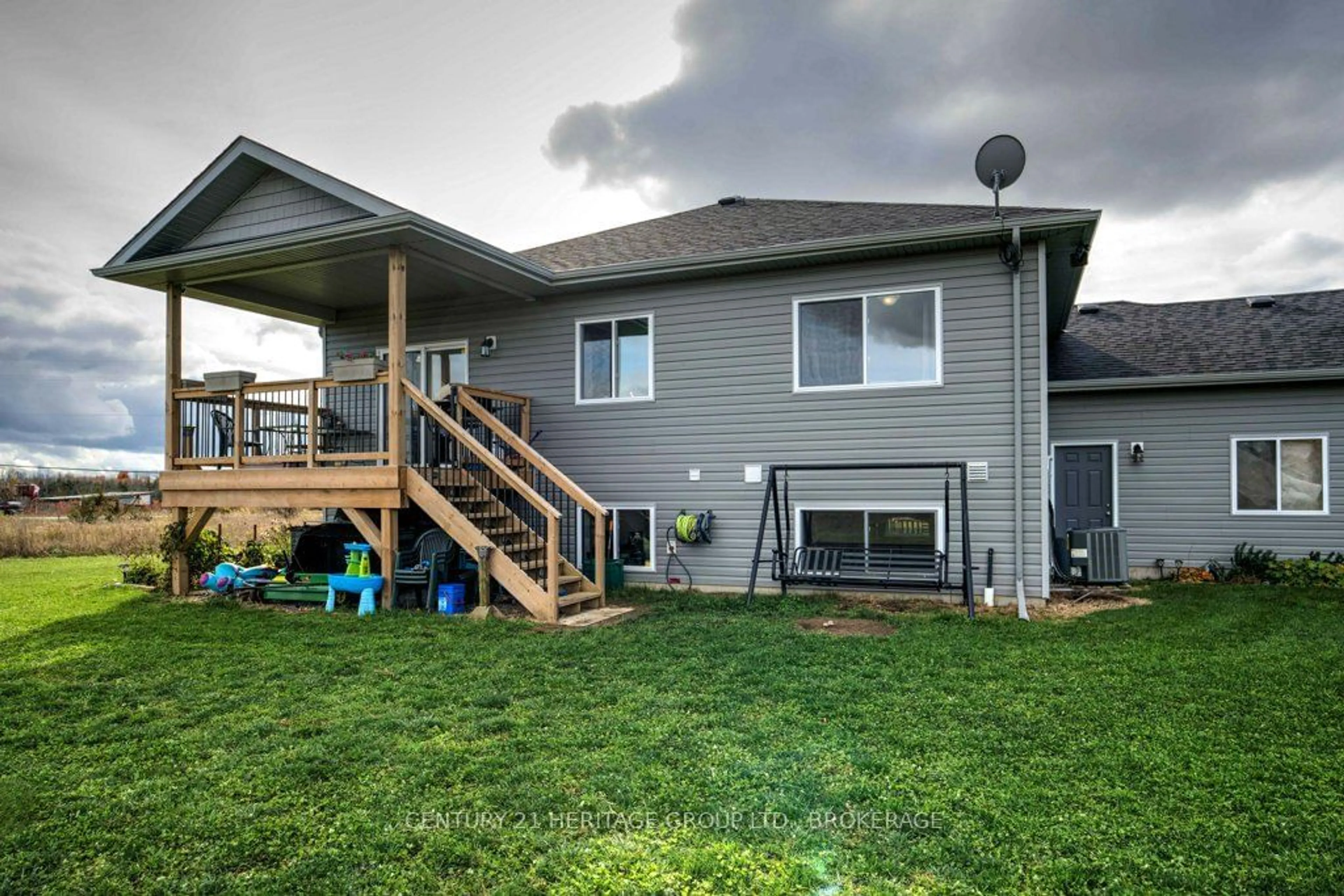 Patio, mountain view for 1289 County 8 Rd, Prince Edward County Ontario K0K 2T0