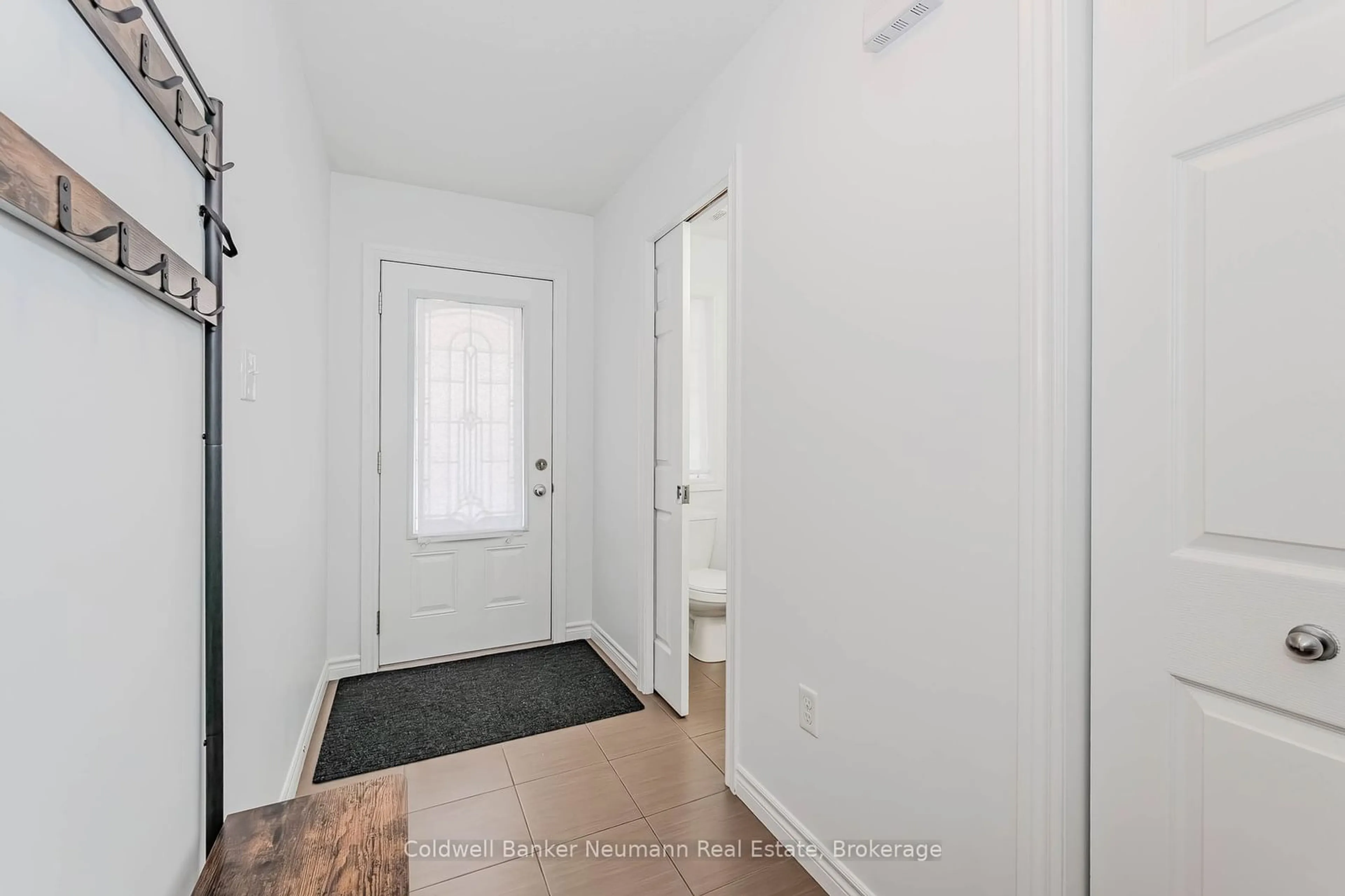 Indoor entryway for 100 Mussen St, Guelph Ontario N1E 0K2