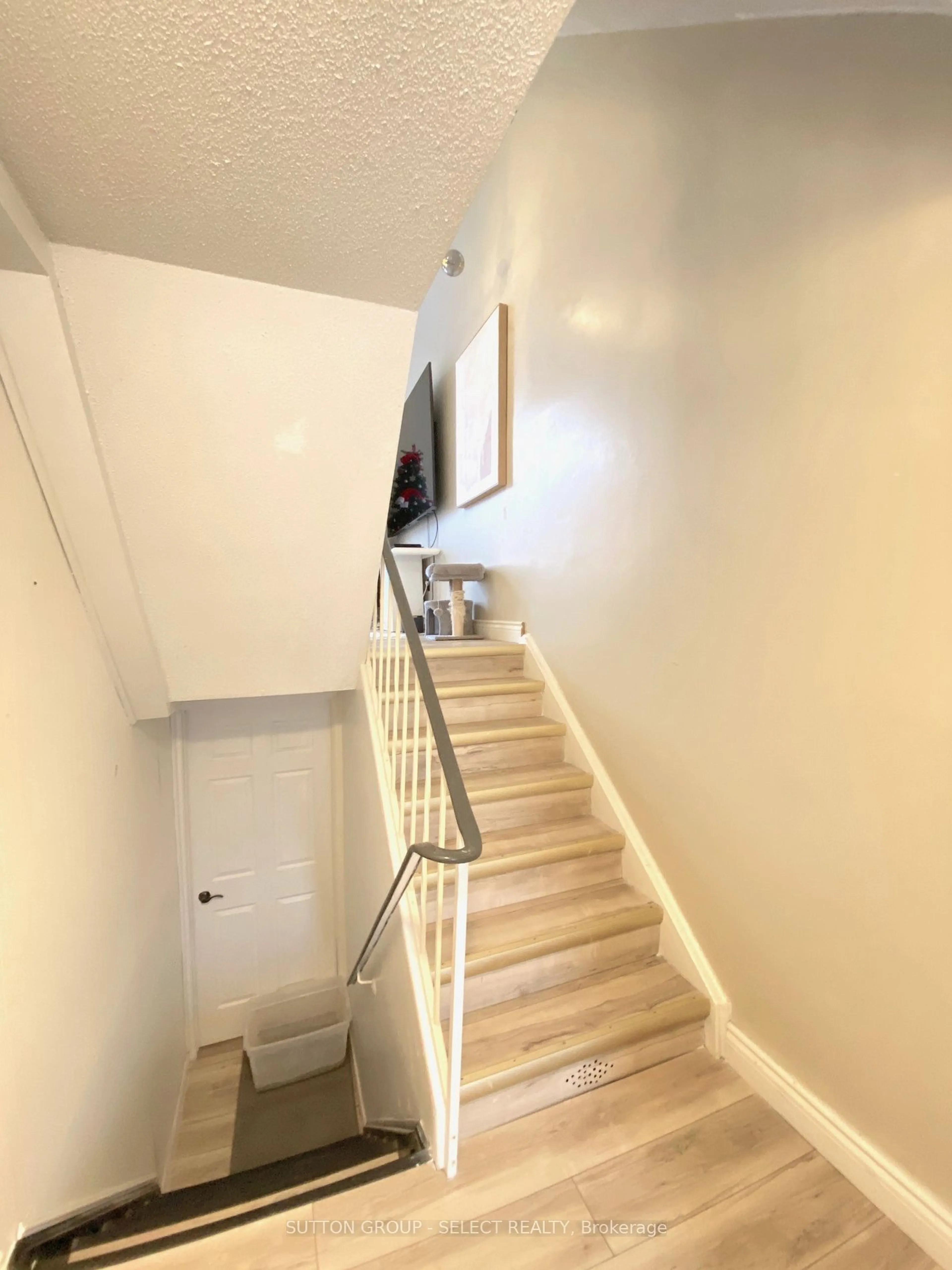 Stairs for 1264 Limberlost Rd, London Ontario N6G 3A5