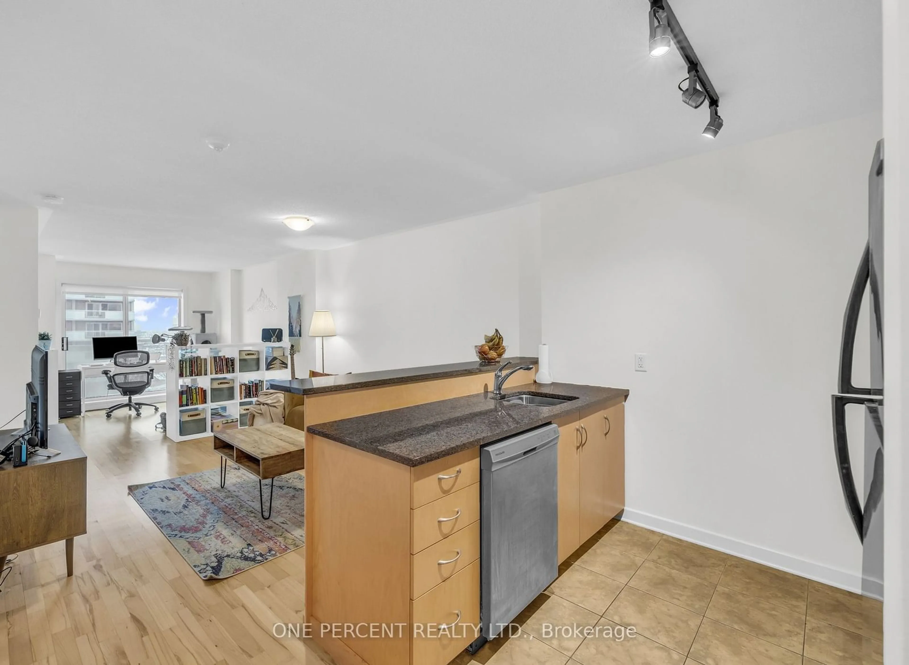 Open concept kitchen, unknown for 138 Somerset St #907, Ottawa Centre Ontario K2P 0A3