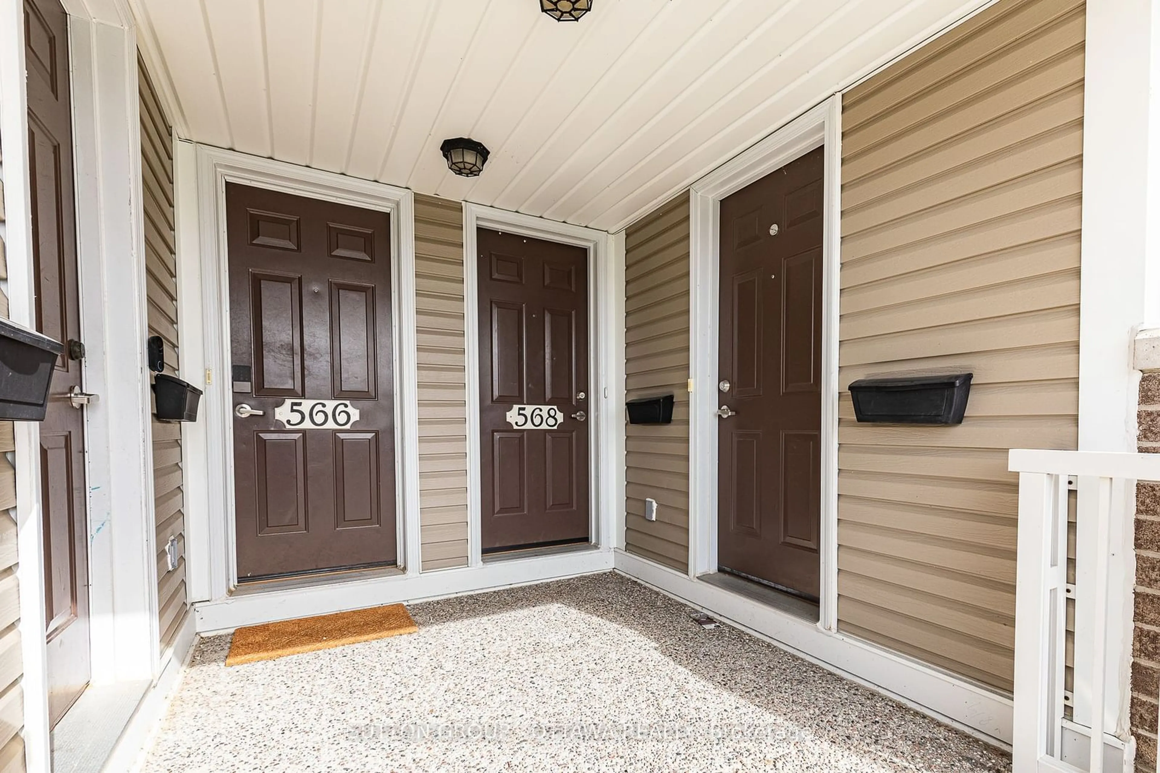 Indoor entryway for 566 Lakeridge Dr, Orleans - Cumberland and Area Ontario K4A 0H4