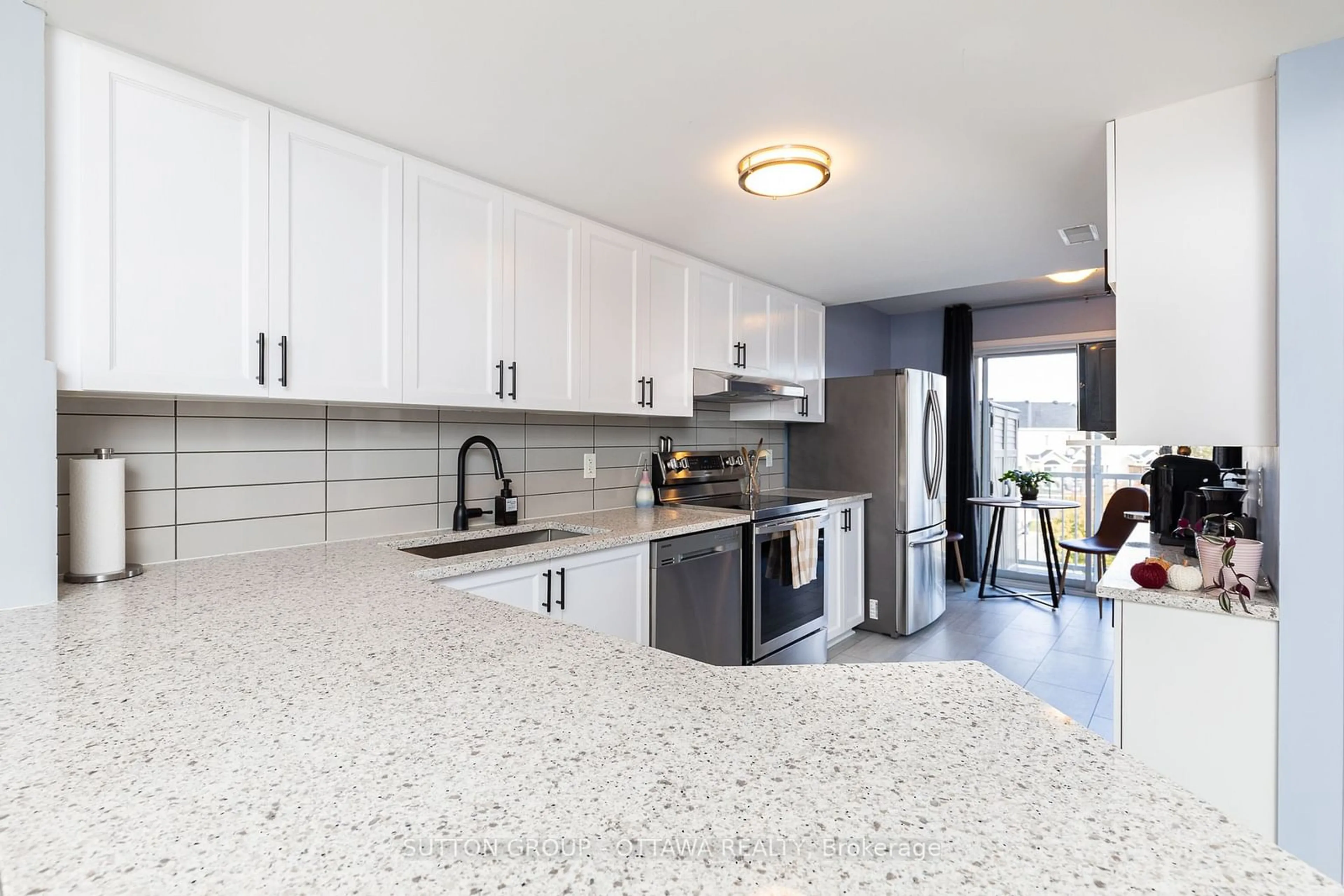 Open concept kitchen, ceramic/tile floor for 566 Lakeridge Dr, Orleans - Cumberland and Area Ontario K4A 0H4