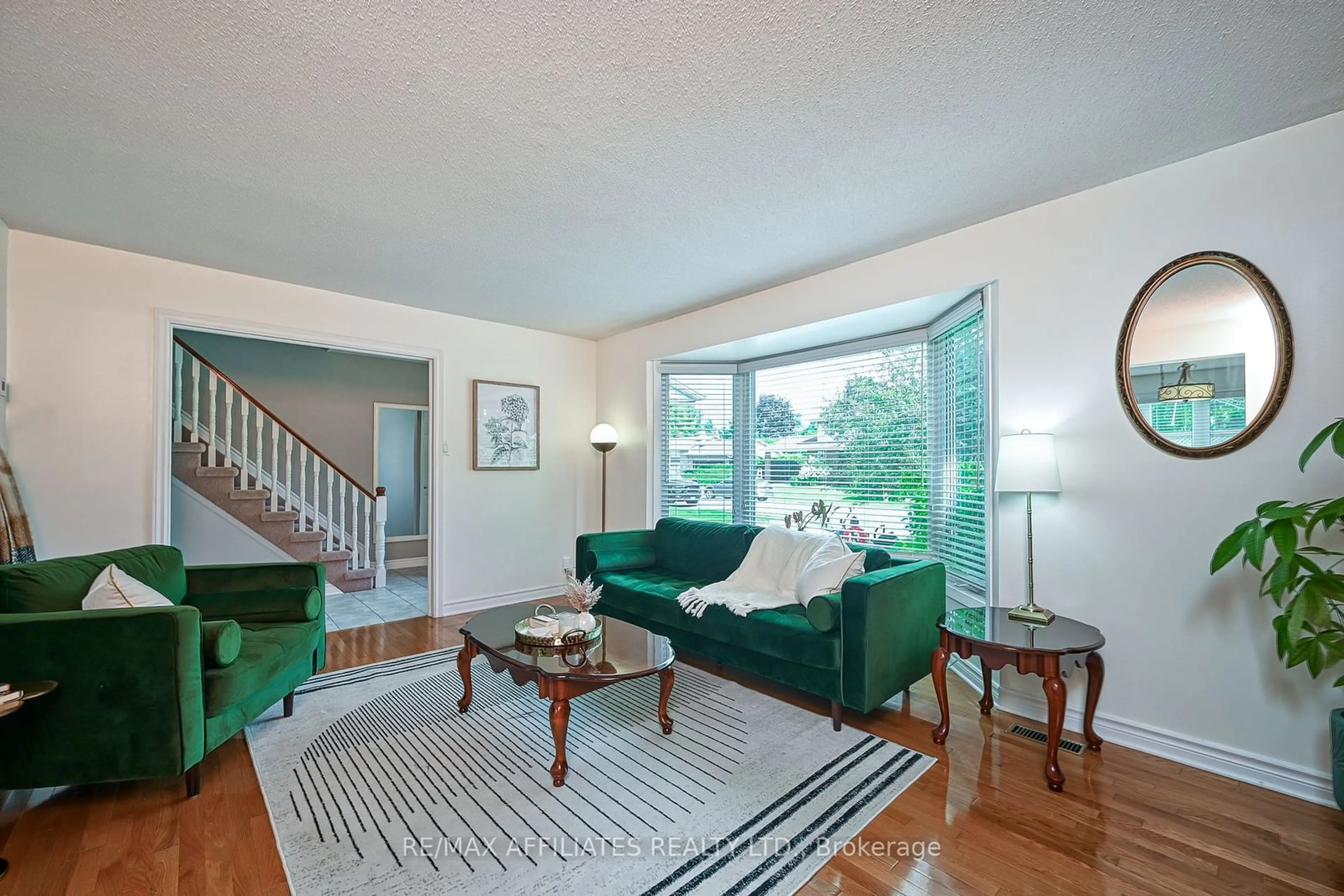 Living room with furniture, unknown for 28 Ormsby Dr, Stittsville - Munster - Richmond Ontario K0A 2Z0