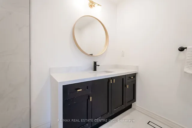 Additional image 16 of 370 Stonehenge Dr Unit 19