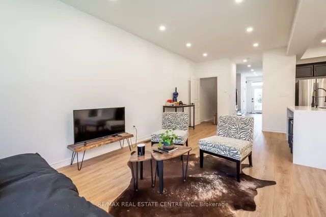 Additional image 35 of 370 Stonehenge Dr Unit 19
