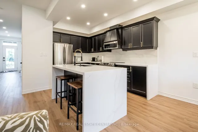 Additional image 32 of 370 Stonehenge Dr Unit 19