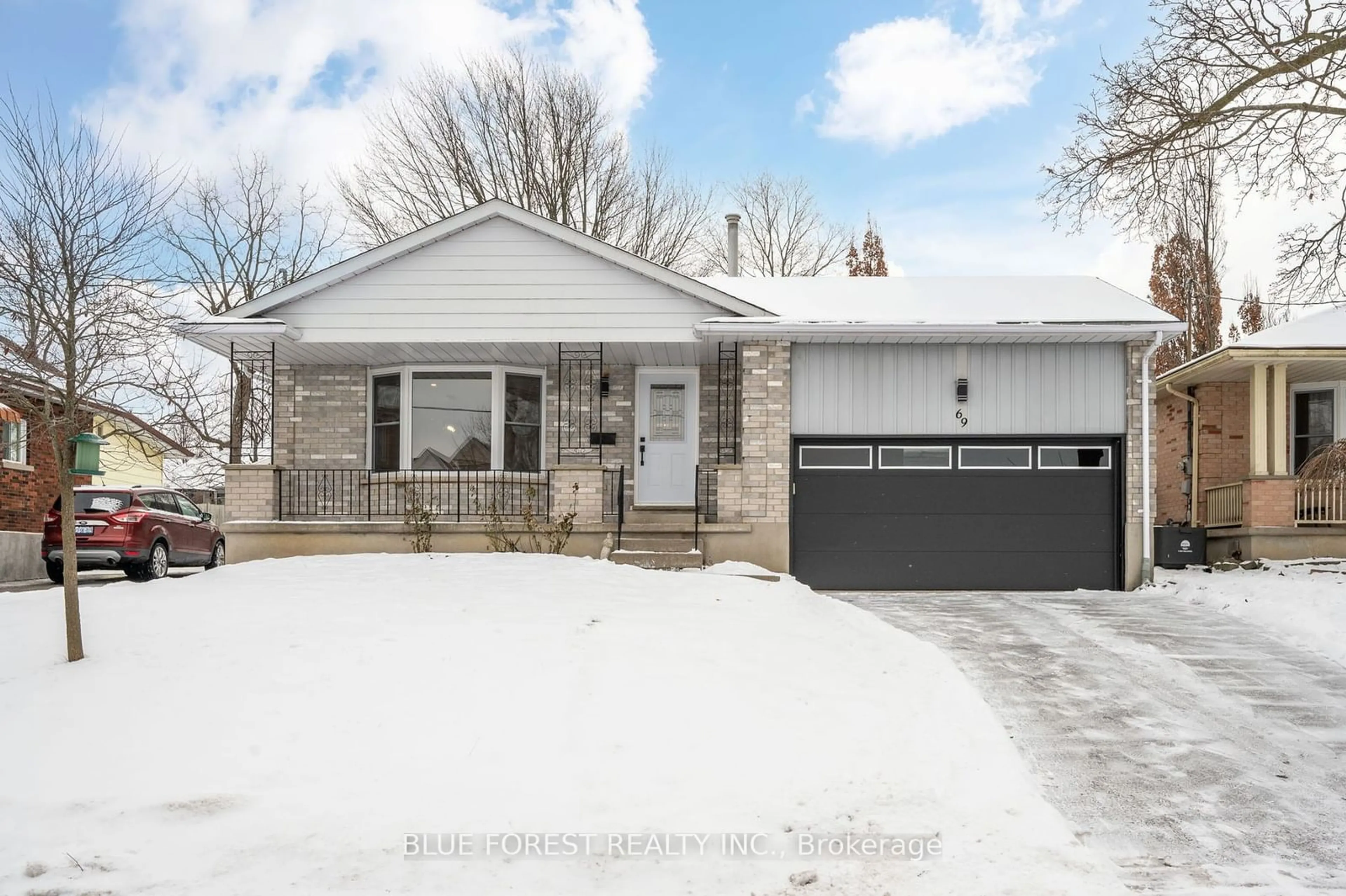 Home with brick exterior material, street for 69 PARK Ave, St. Thomas Ontario N5R 4V9