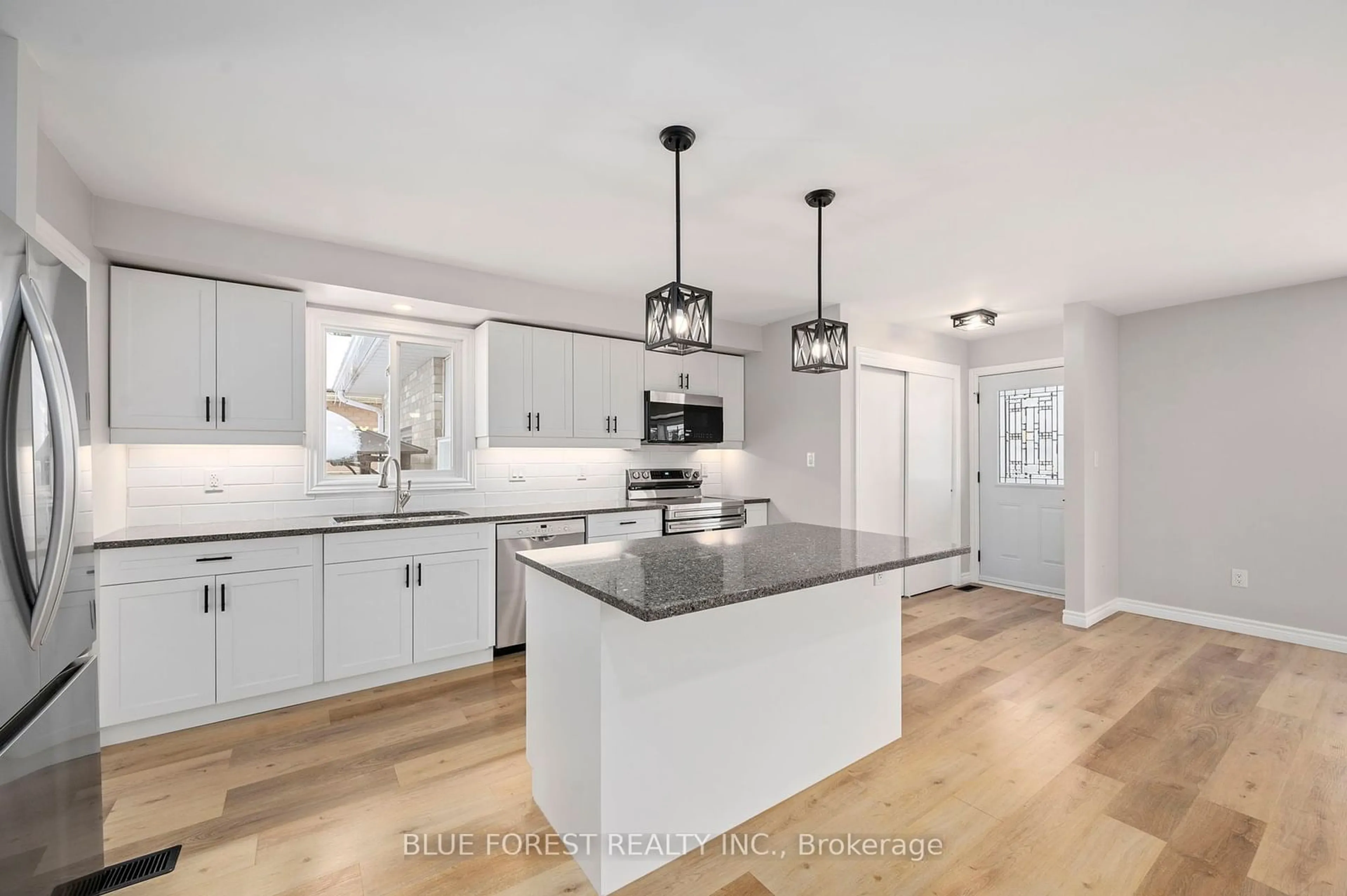 Open concept kitchen, unknown for 69 PARK Ave, St. Thomas Ontario N5R 4V9