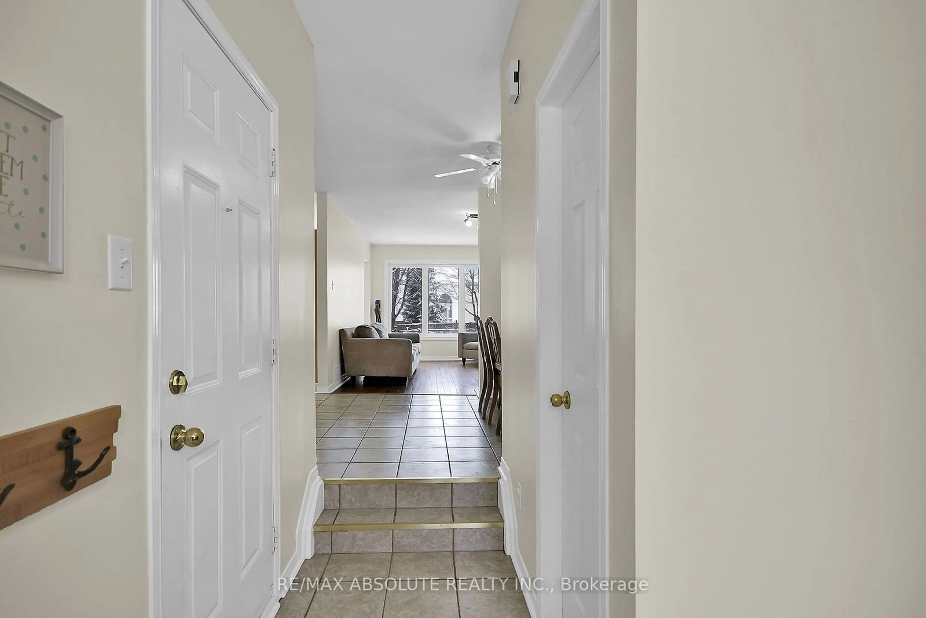 Indoor entryway for 97 Queensbury Dr, Barrhaven Ontario K2J 4P3