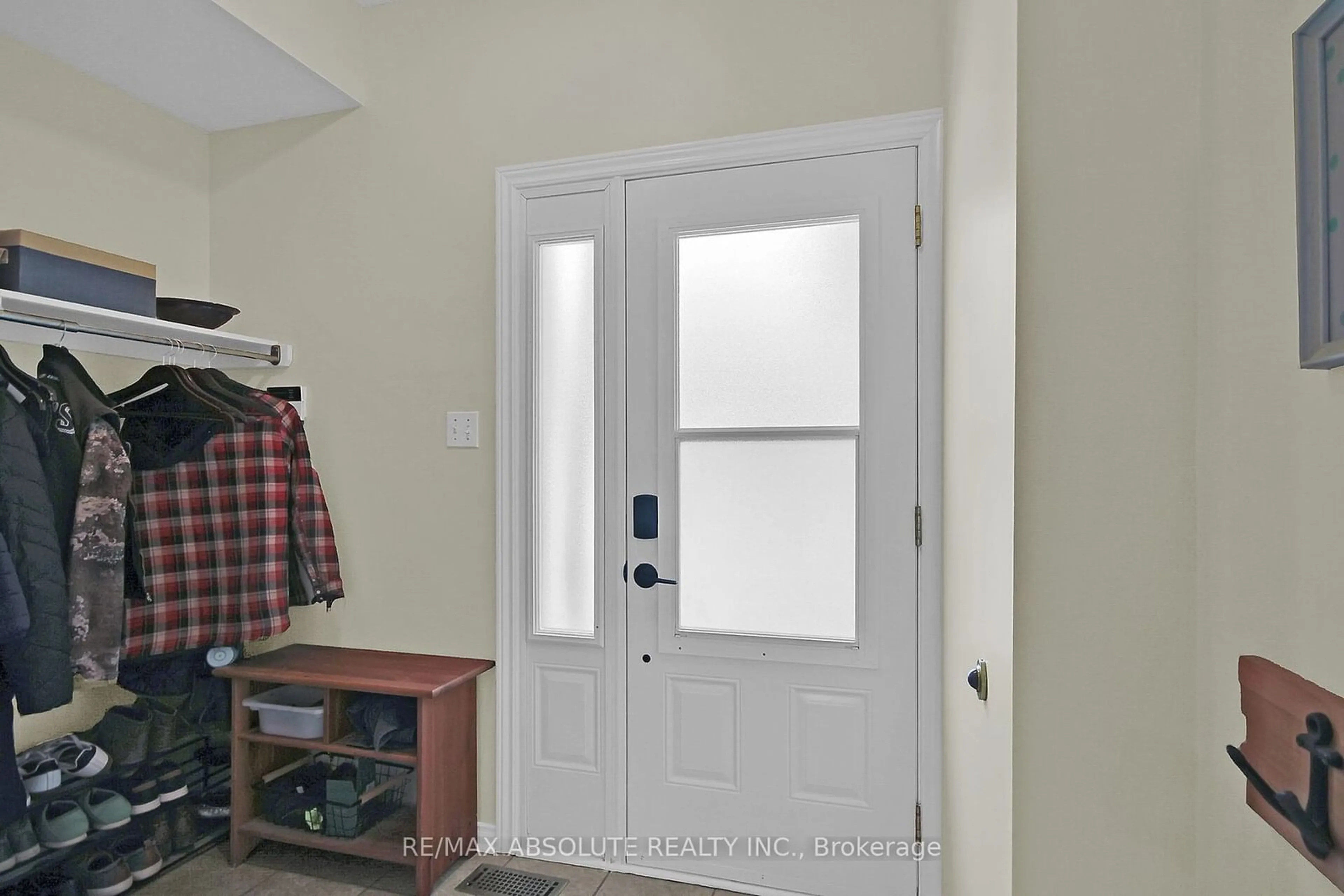 Indoor entryway for 97 Queensbury Dr, Barrhaven Ontario K2J 4P3