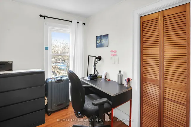 Additional property image - 21 Paisley Ave