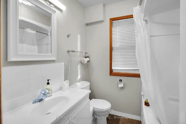 Additional property image - 21 Paisley Ave