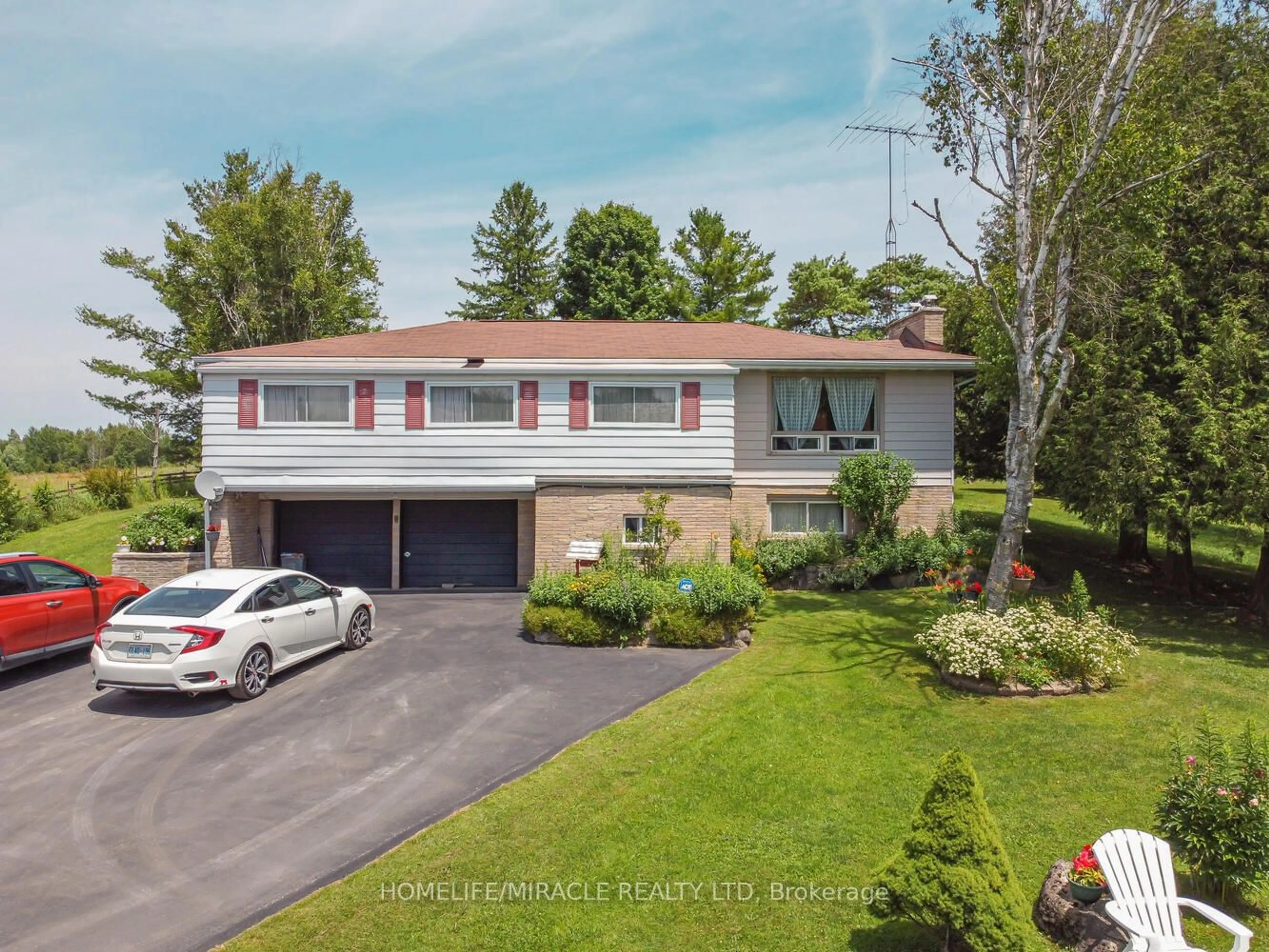 A pic from outside/outdoor area/front of a property/back of a property/a pic from drone, street for 5183 First Line, Erin Ontario L7J 2L9