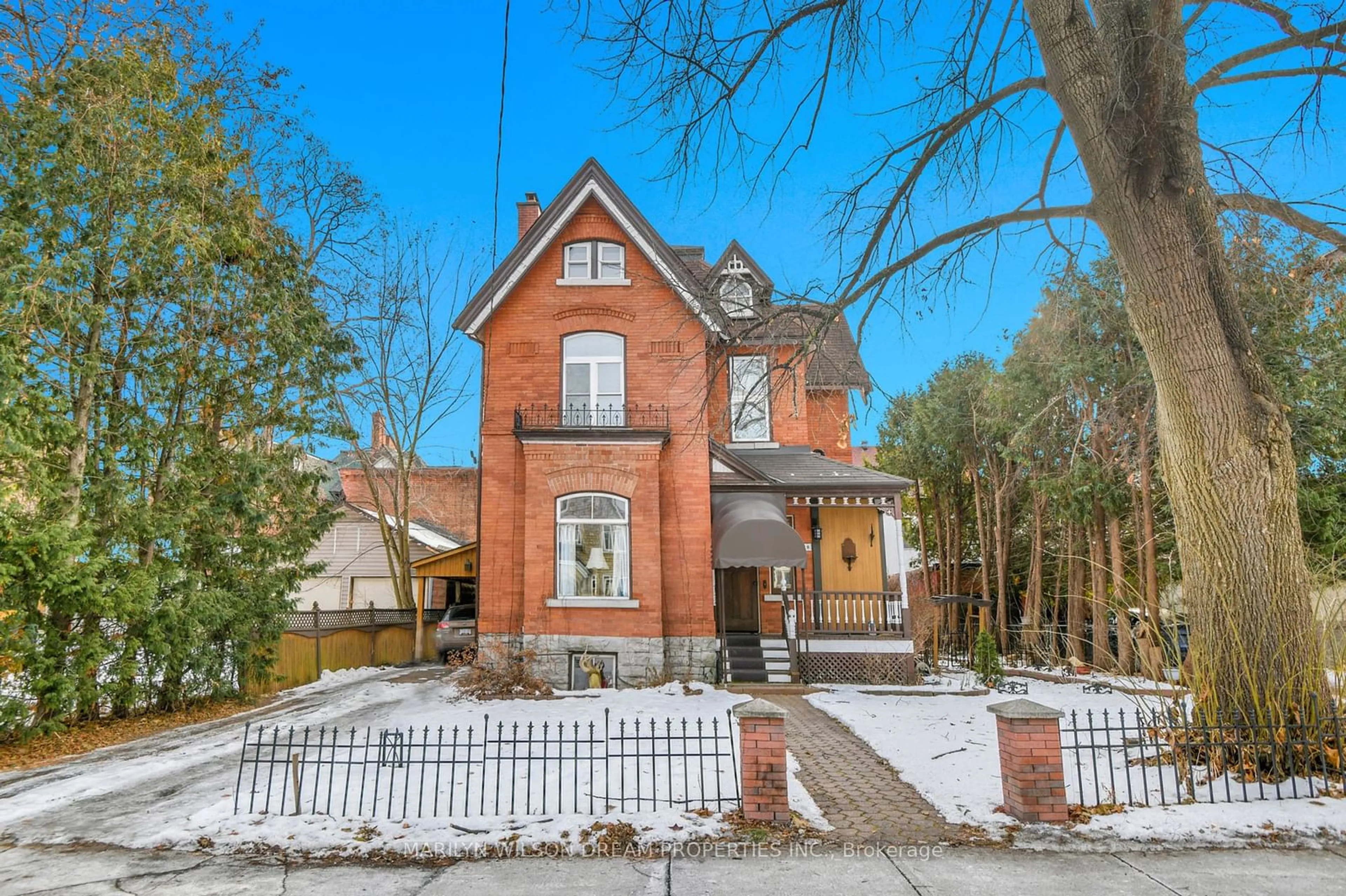 Home with brick exterior material, street for 328 Stewart St, Lower Town - Sandy Hill Ontario K1N 6K6