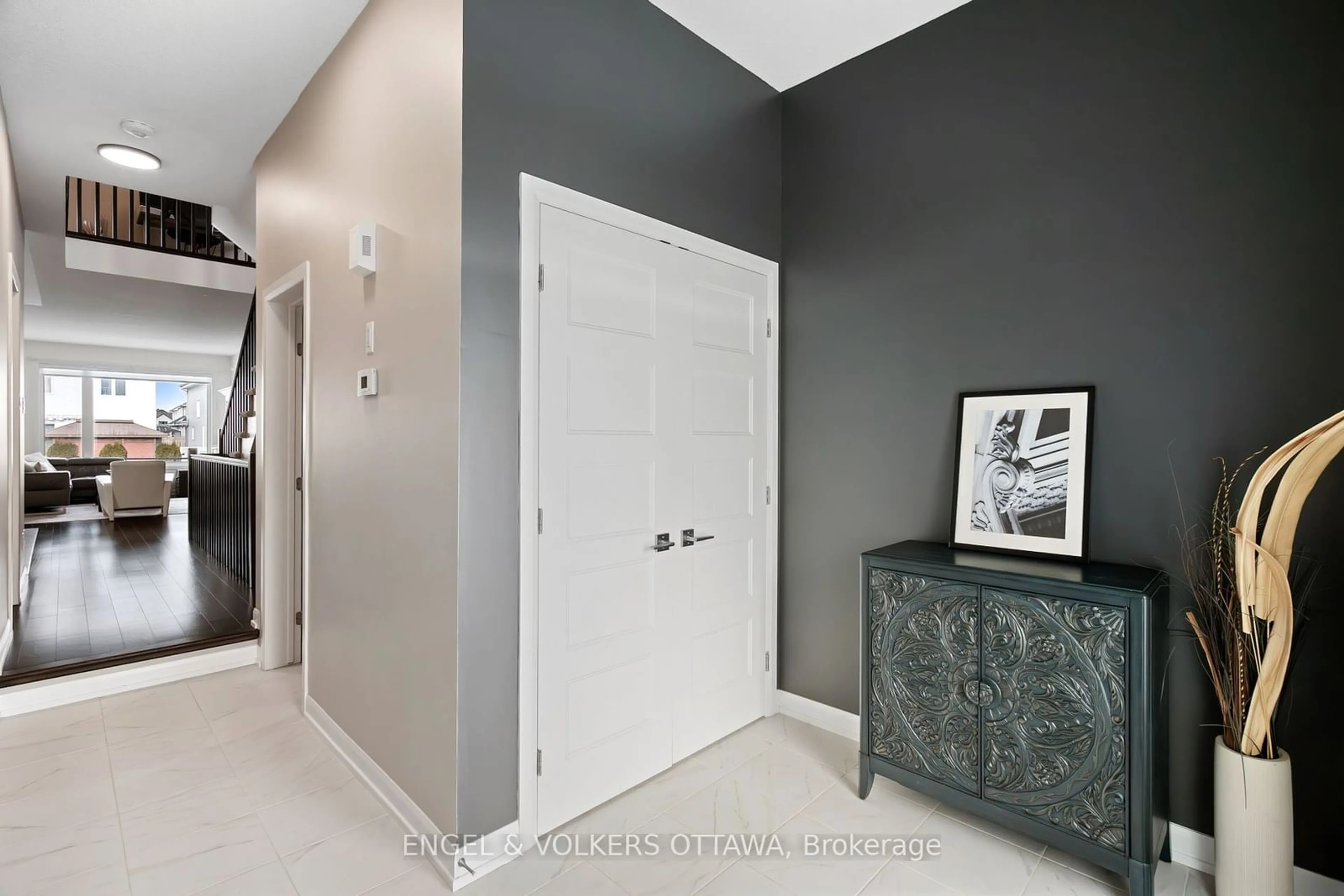 Indoor entryway for 149 Turquoise St, Clarence-Rockland Ontario K4K 0L5