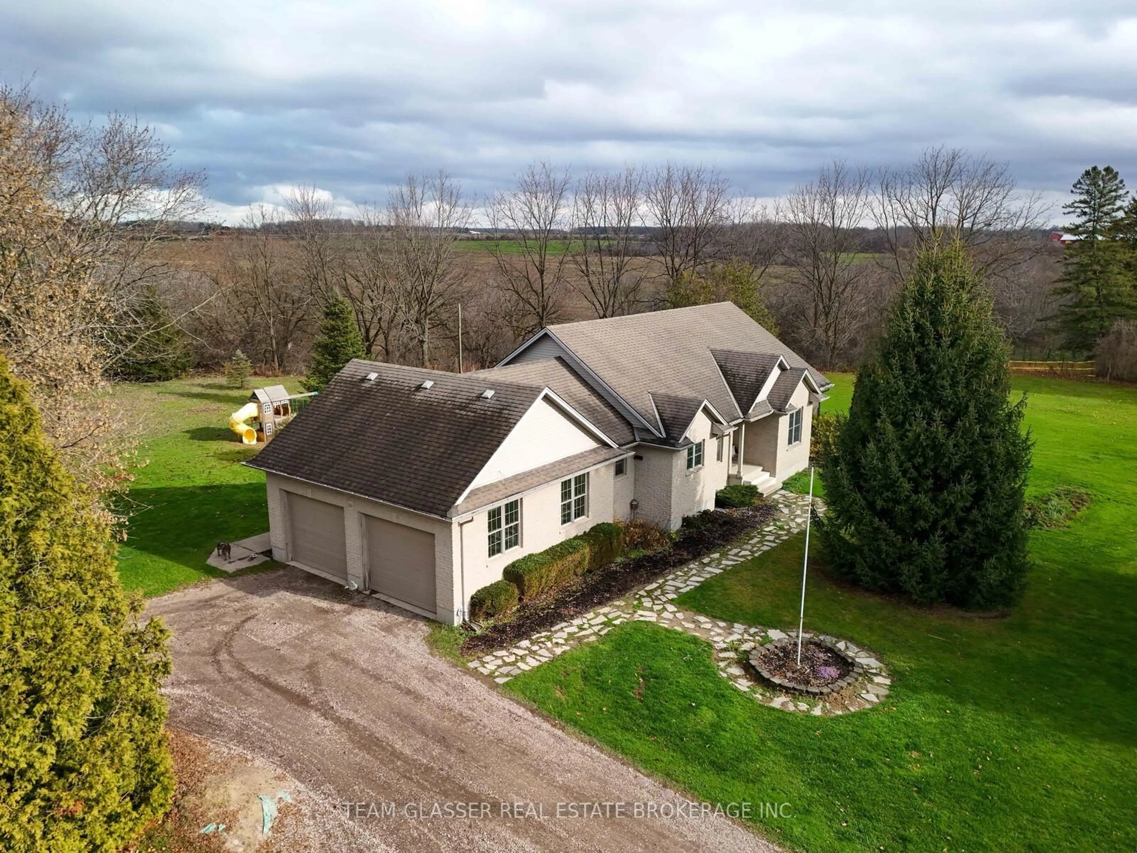 A pic from outside/outdoor area/front of a property/back of a property/a pic from drone, unknown for 47416 Talbot Line, Malahide Ontario N5H 2R6