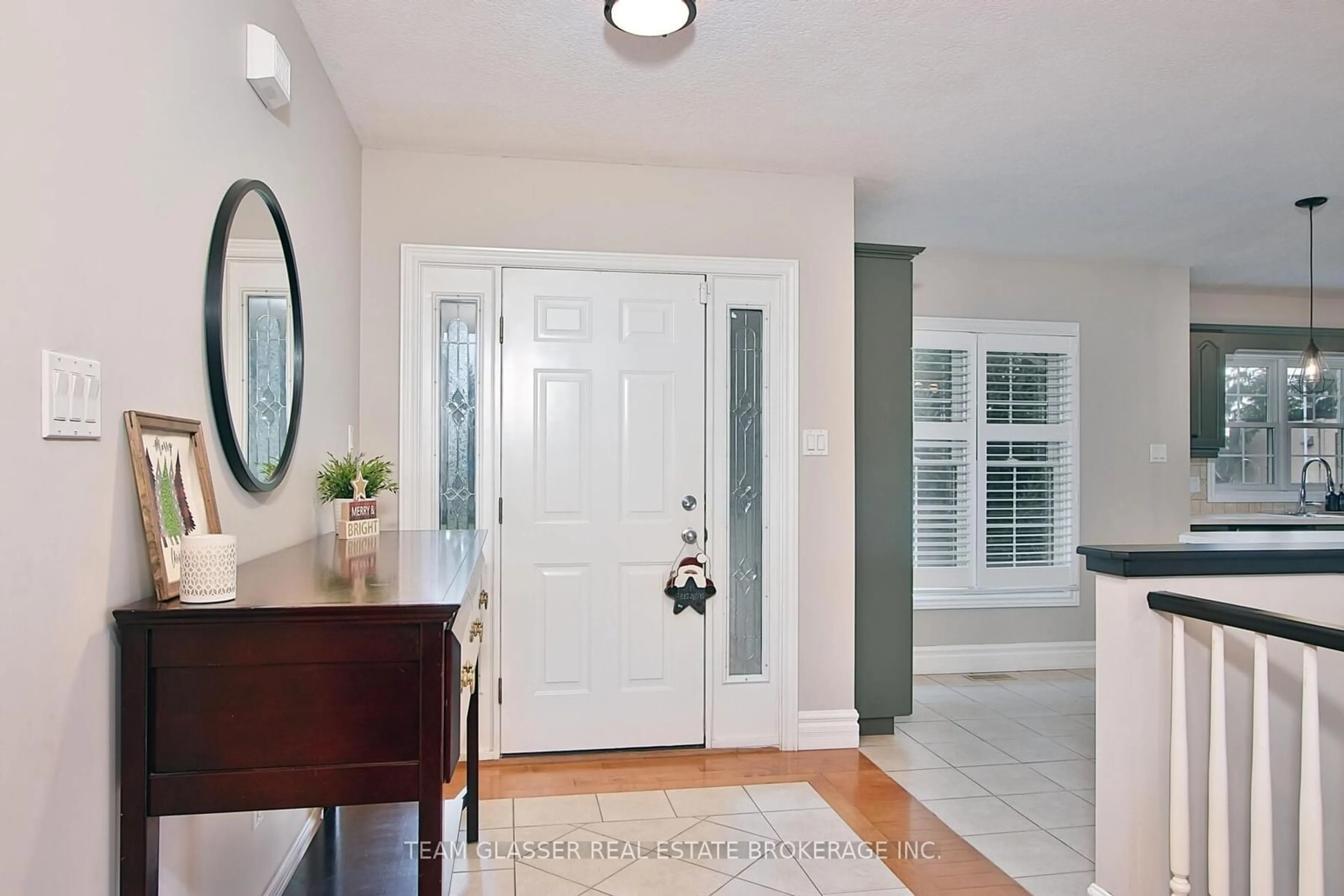 Indoor entryway for 47416 Talbot Line, Malahide Ontario N5H 2R6