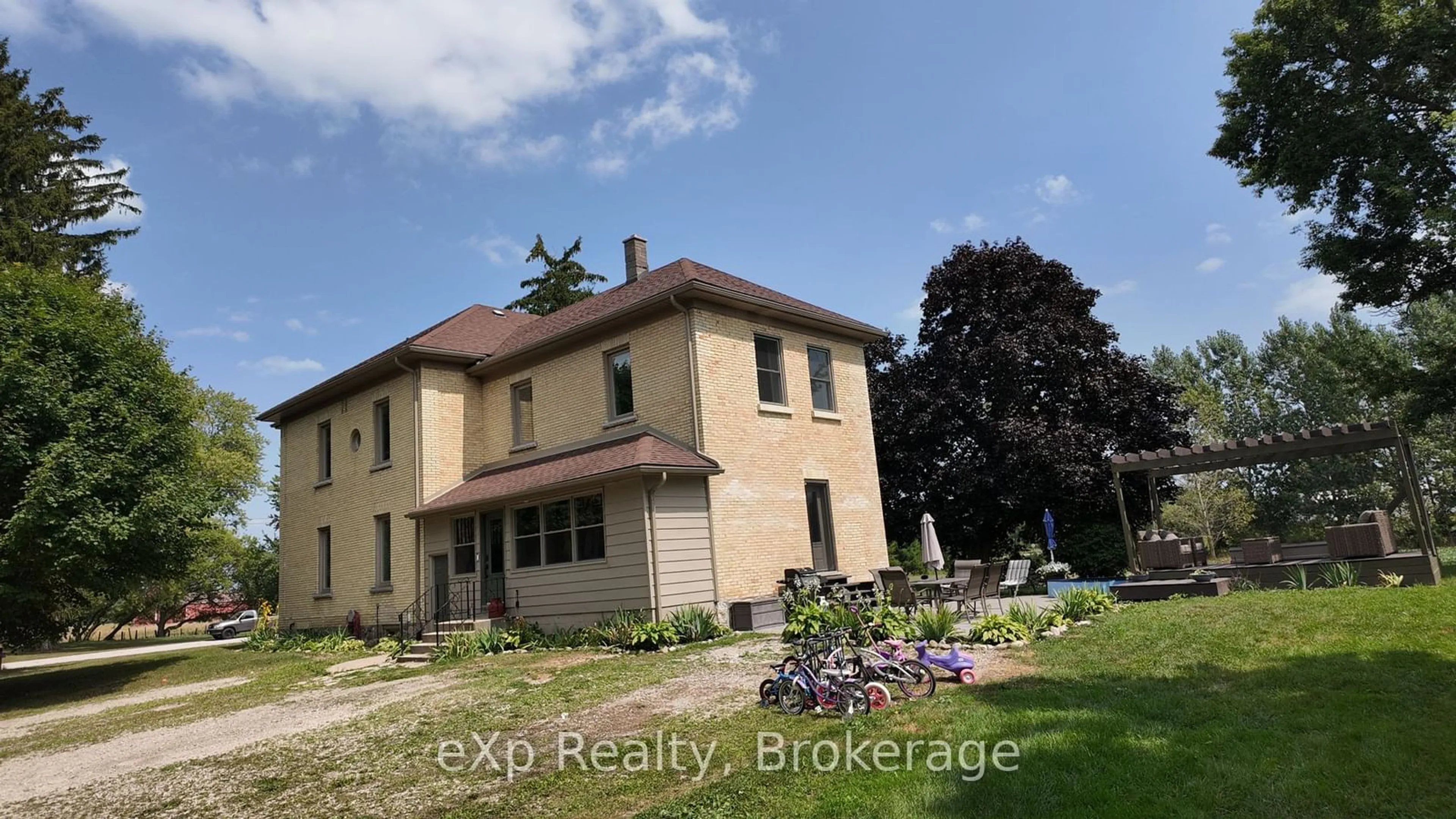 A pic from outside/outdoor area/front of a property/back of a property/a pic from drone, building for 1337 Bruce Road 15, Brockton Ontario N0G 2T0