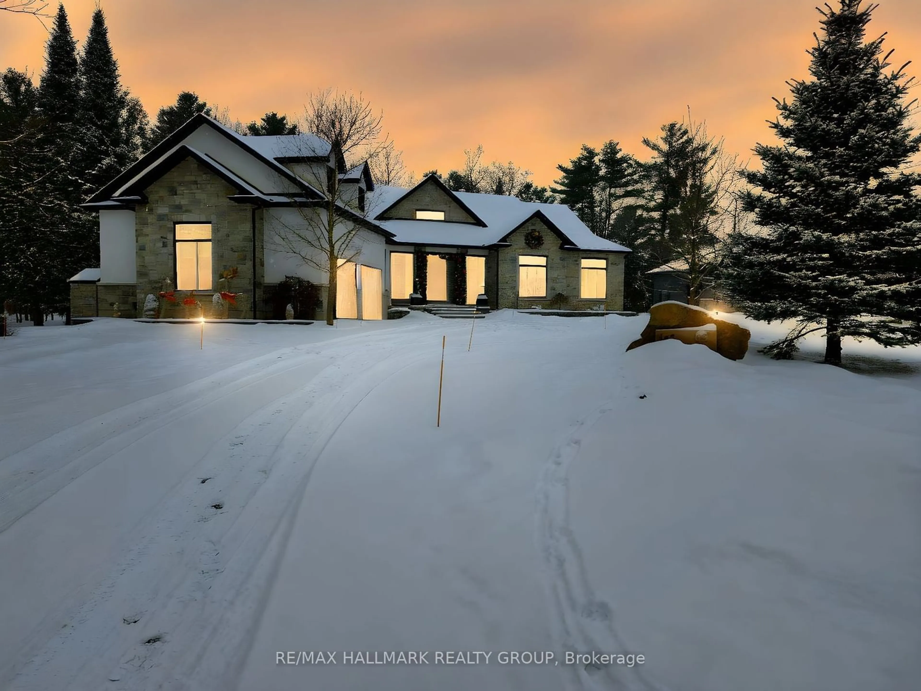 A pic from outside/outdoor area/front of a property/back of a property/a pic from drone, street for 165 ADRIEN St, Clarence-Rockland Ontario K4K 1K7