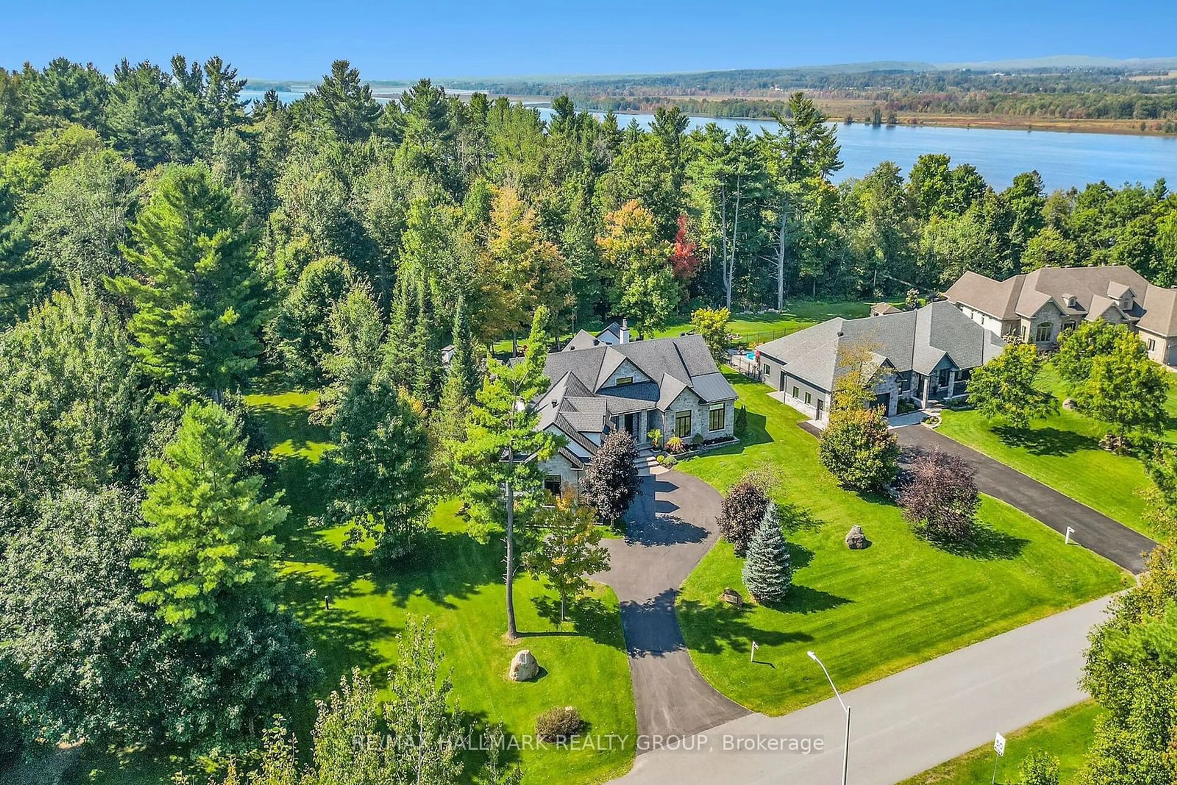 A pic from outside/outdoor area/front of a property/back of a property/a pic from drone, water/lake/river/ocean view for 165 ADRIEN St, Clarence-Rockland Ontario K4K 1K7