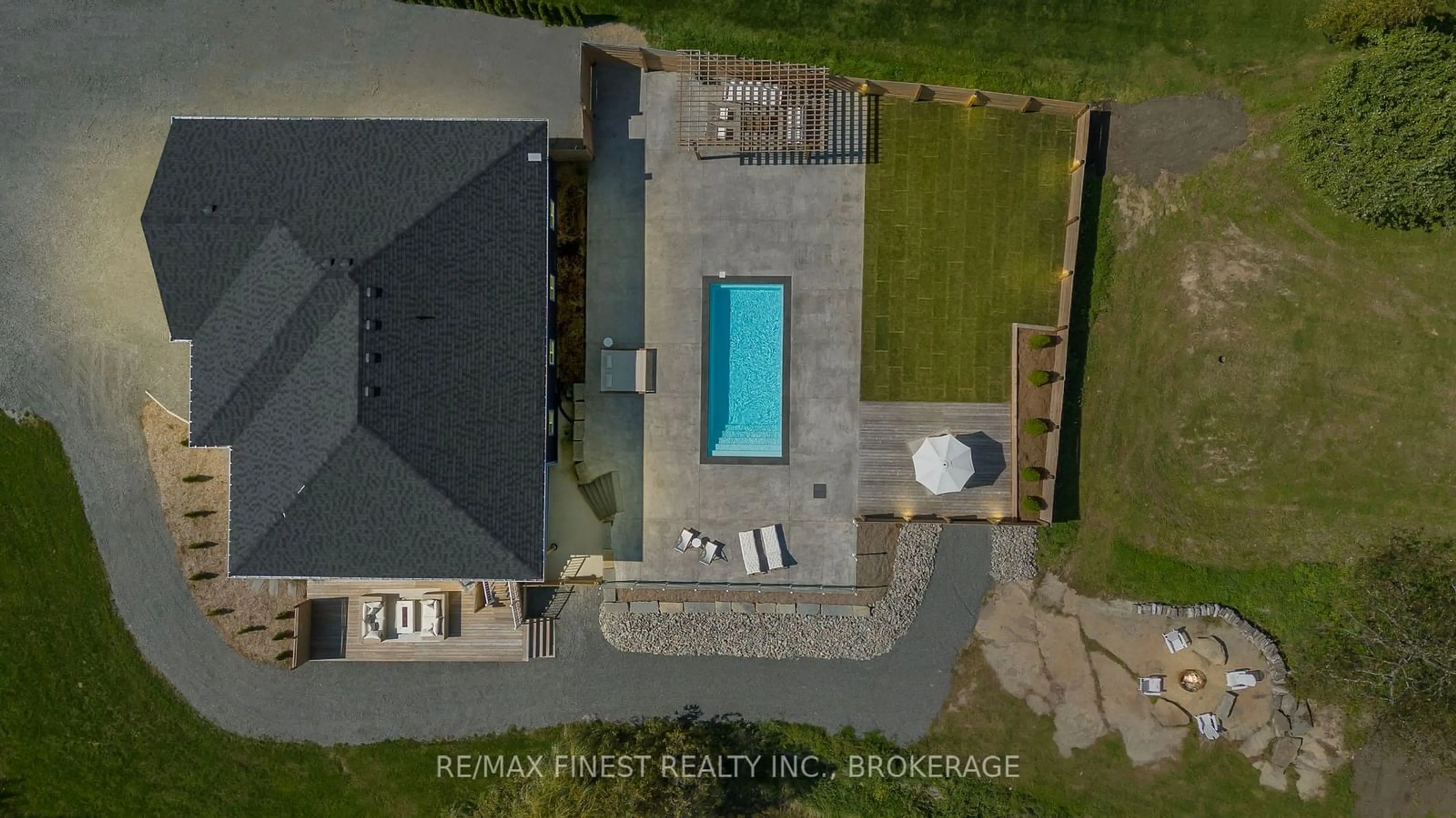 A pic from outside/outdoor area/front of a property/back of a property/a pic from drone, unknown for 4885 Lower Round Lake Rd, South Frontenac Ontario K0H 1H0