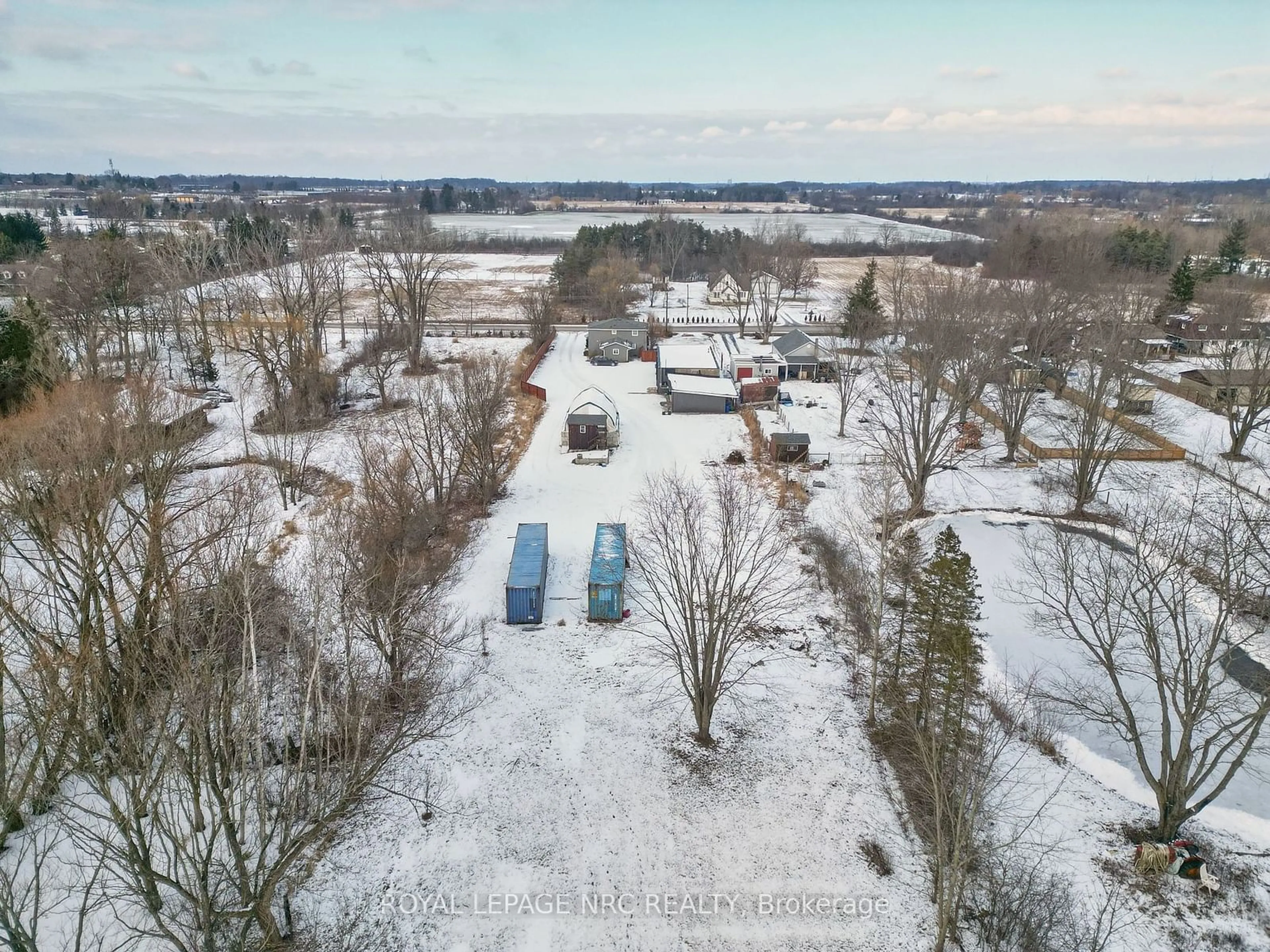 A pic from outside/outdoor area/front of a property/back of a property/a pic from drone, forest/trees view for 2523 Port Robinson Rd, Thorold Ontario L3B 5N5