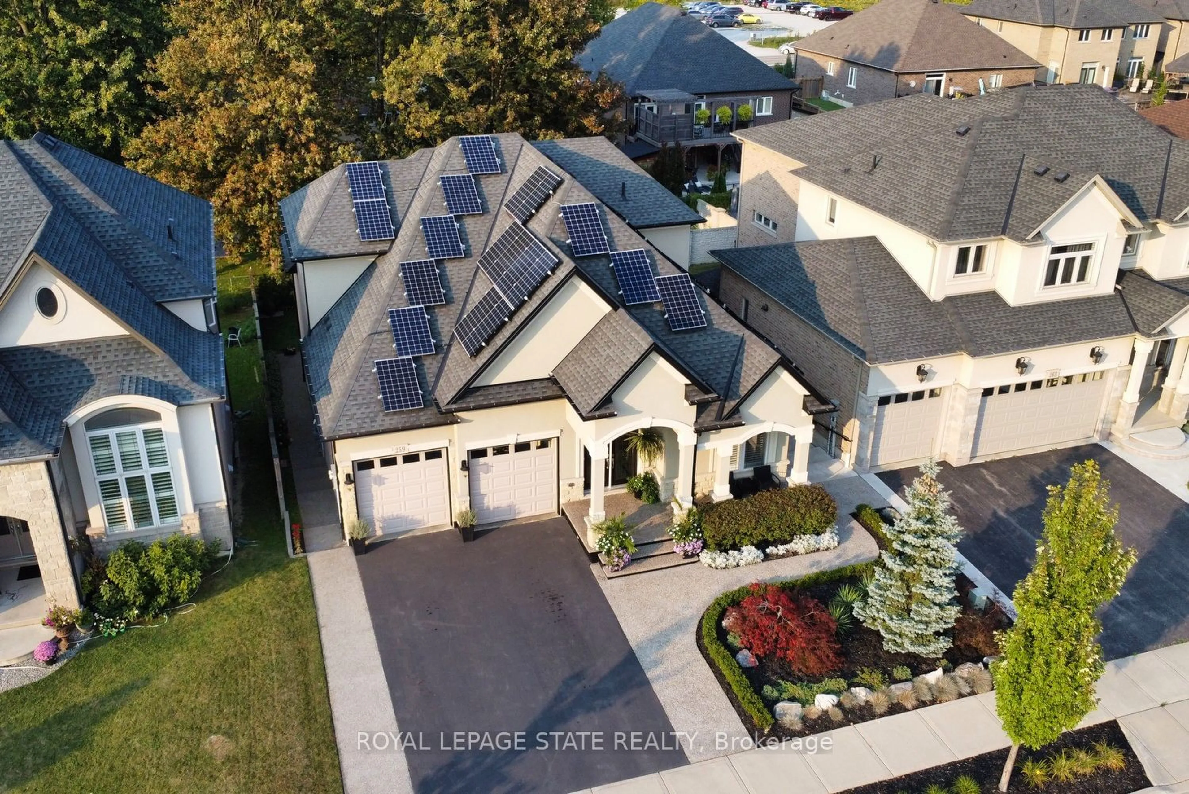 A pic from outside/outdoor area/front of a property/back of a property/a pic from drone, street for 259 Mother's St, Hamilton Ontario L9B 0E2