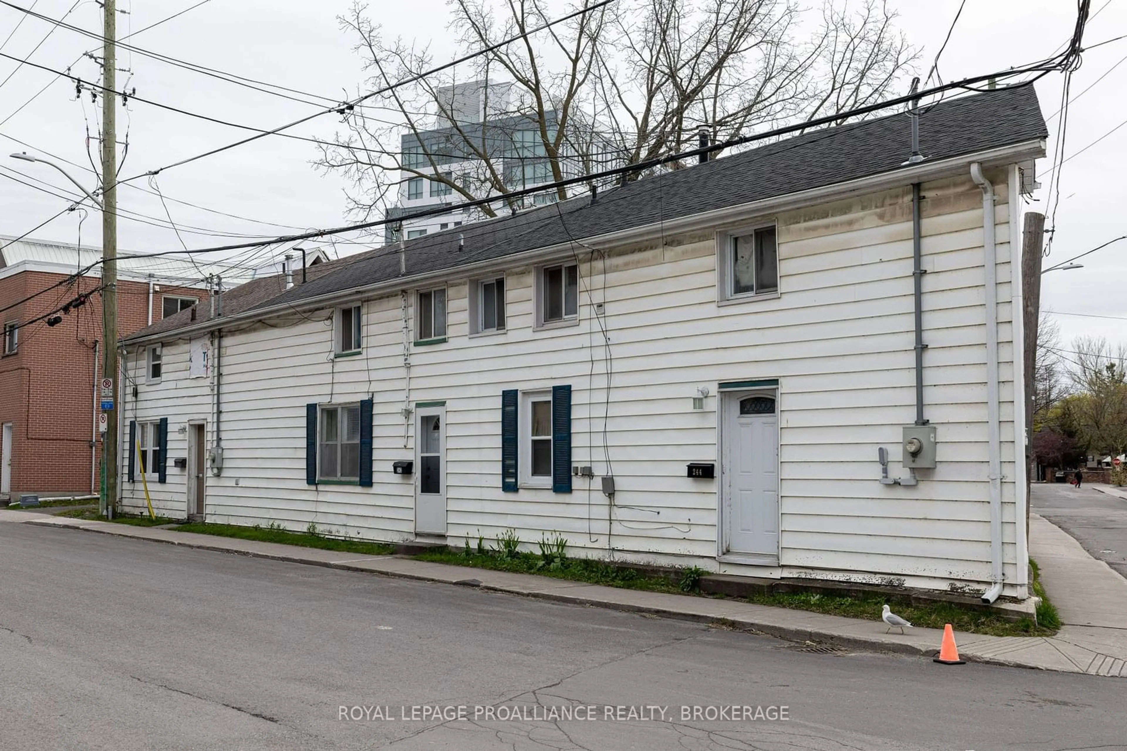 Unknown for 242 Colborne St, Kingston Ontario K7K 1E3