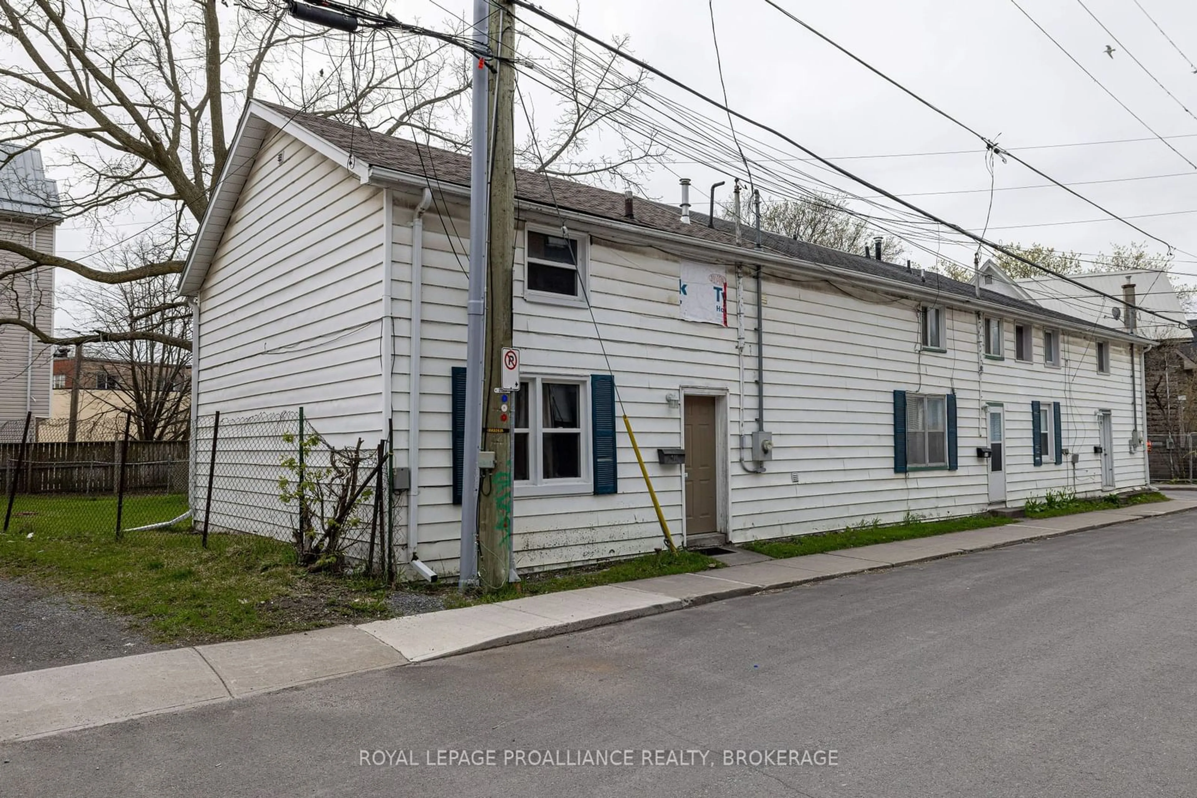 Unknown for 242 Colborne St, Kingston Ontario K7K 1E3