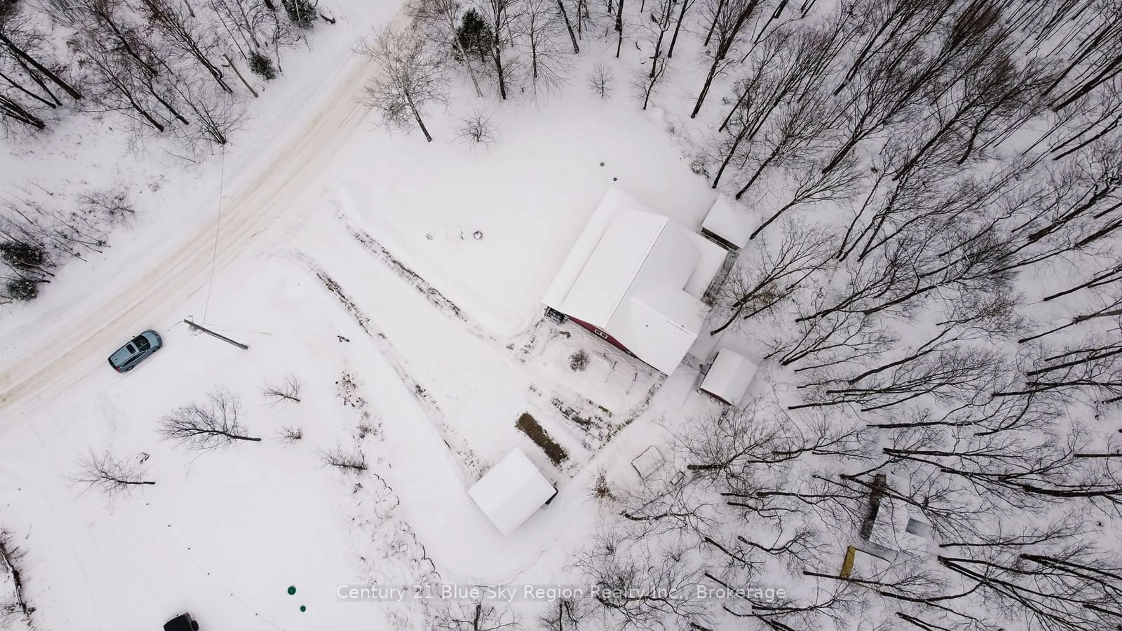 A pic from outside/outdoor area/front of a property/back of a property/a pic from drone, street for 105 Greenwood Dr, Bonfield Ontario P0H 1E0