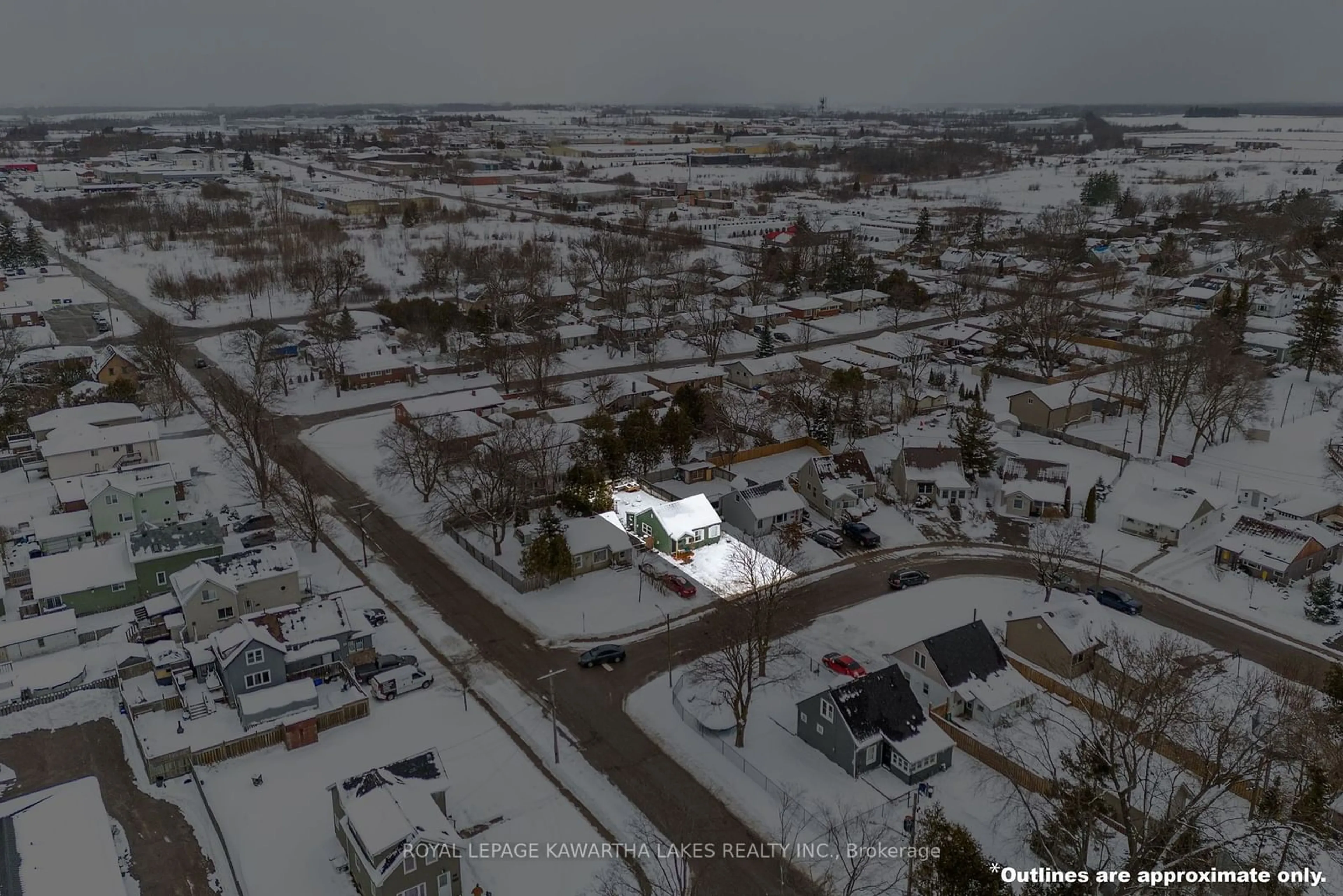 A pic from outside/outdoor area/front of a property/back of a property/a pic from drone, street for 254 Princess Elizabeth Cres, Kawartha Lakes Ontario K9V 1P1