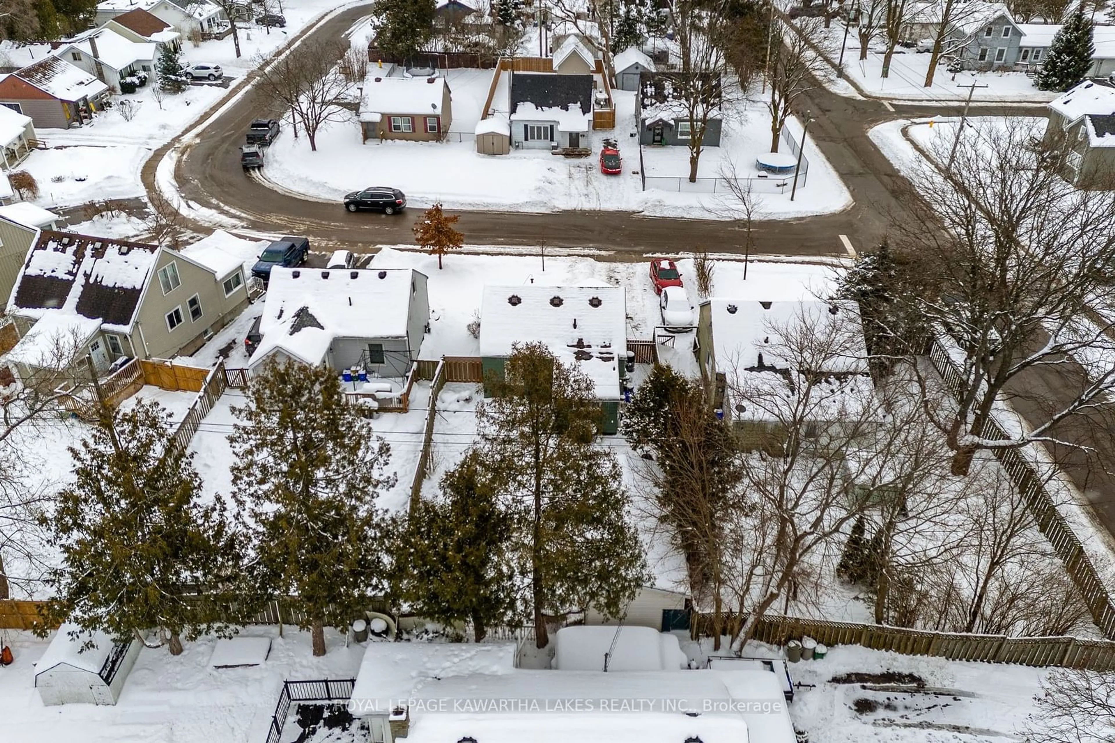 A pic from outside/outdoor area/front of a property/back of a property/a pic from drone, street for 254 Princess Elizabeth Cres, Kawartha Lakes Ontario K9V 1P1