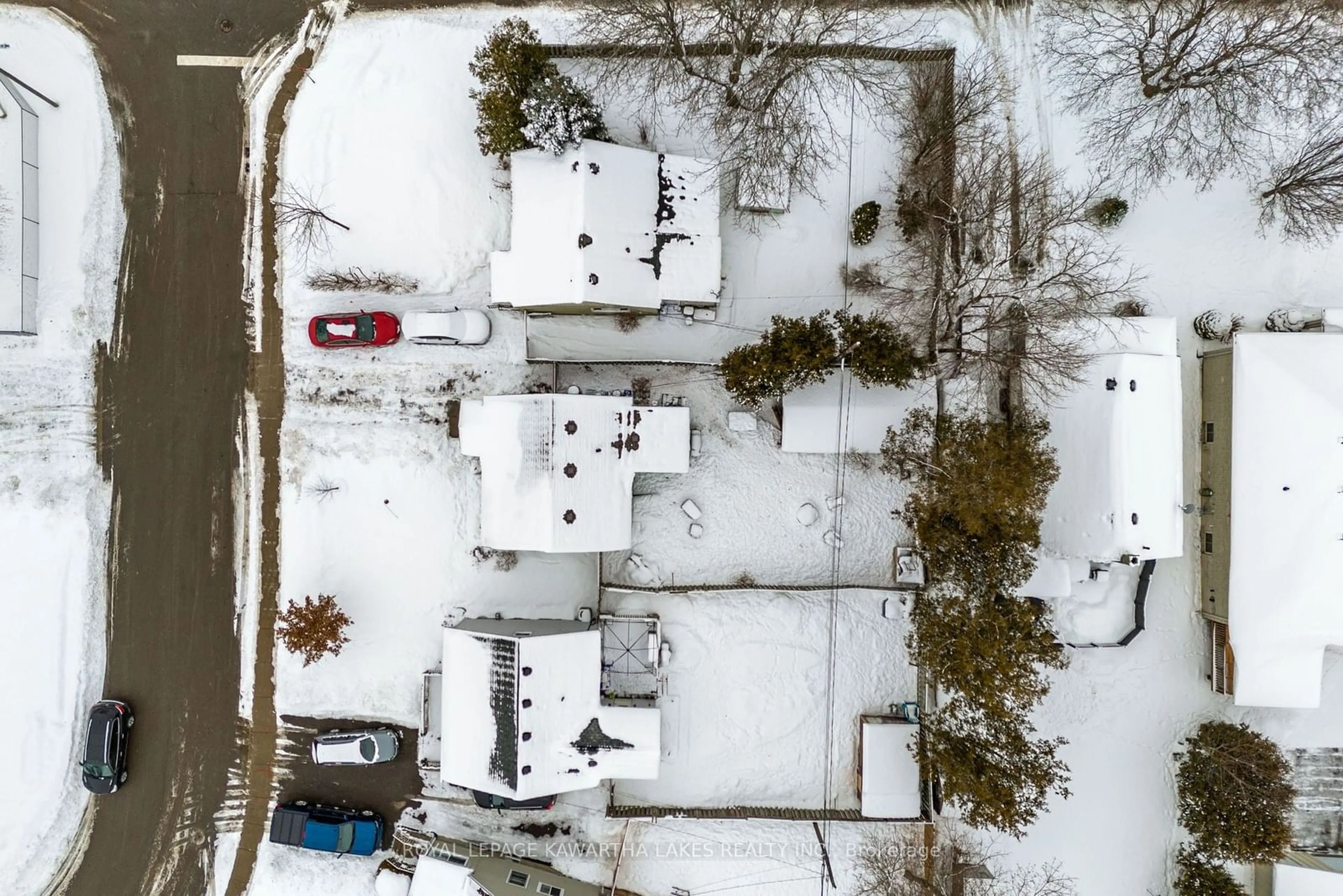 A pic from outside/outdoor area/front of a property/back of a property/a pic from drone, street for 254 Princess Elizabeth Cres, Kawartha Lakes Ontario K9V 1P1