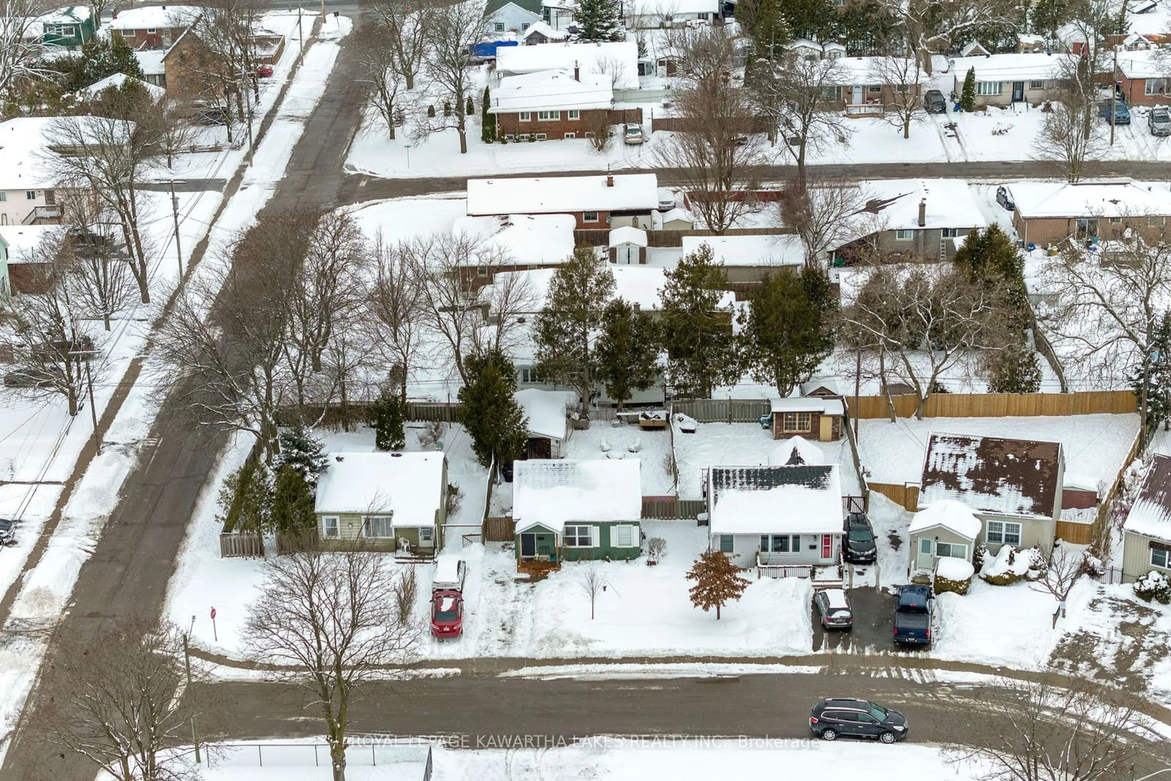 A pic from outside/outdoor area/front of a property/back of a property/a pic from drone, street for 254 Princess Elizabeth Cres, Kawartha Lakes Ontario K9V 1P1