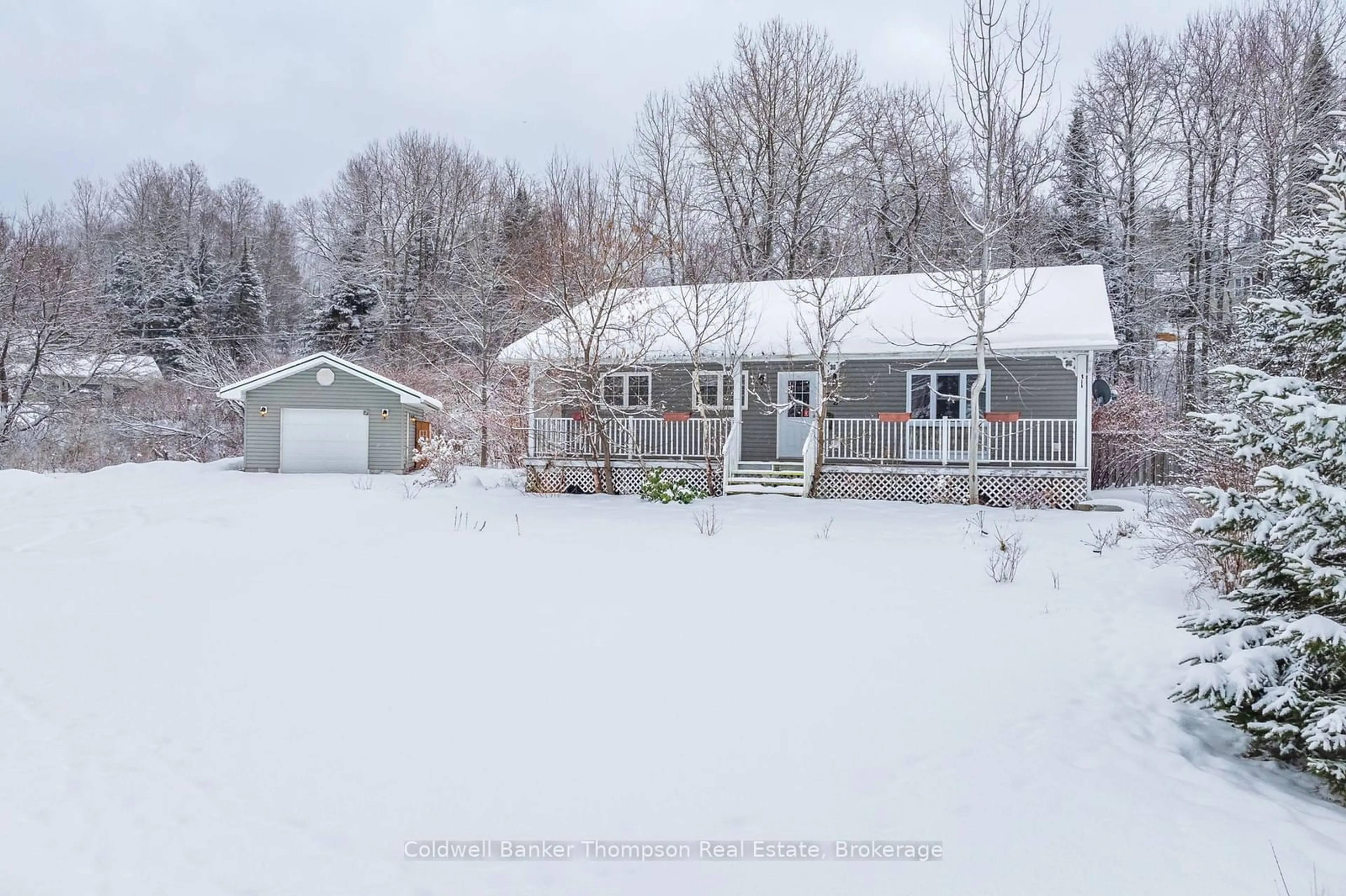 A pic from outside/outdoor area/front of a property/back of a property/a pic from drone, street for 332 High St, Burk's Falls Ontario P0A 1C0