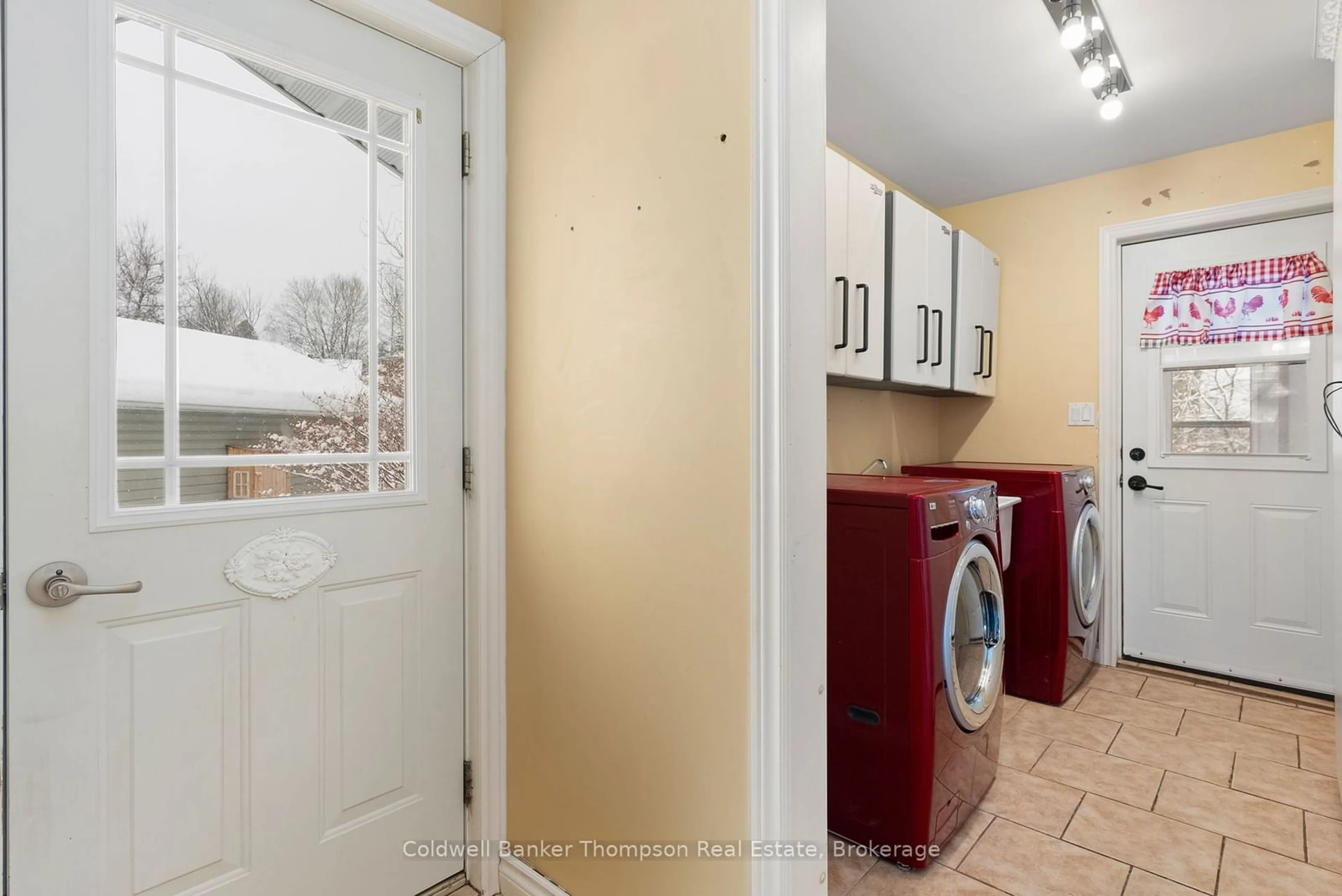 Laundry room for 332 High St, Burk's Falls Ontario P0A 1C0