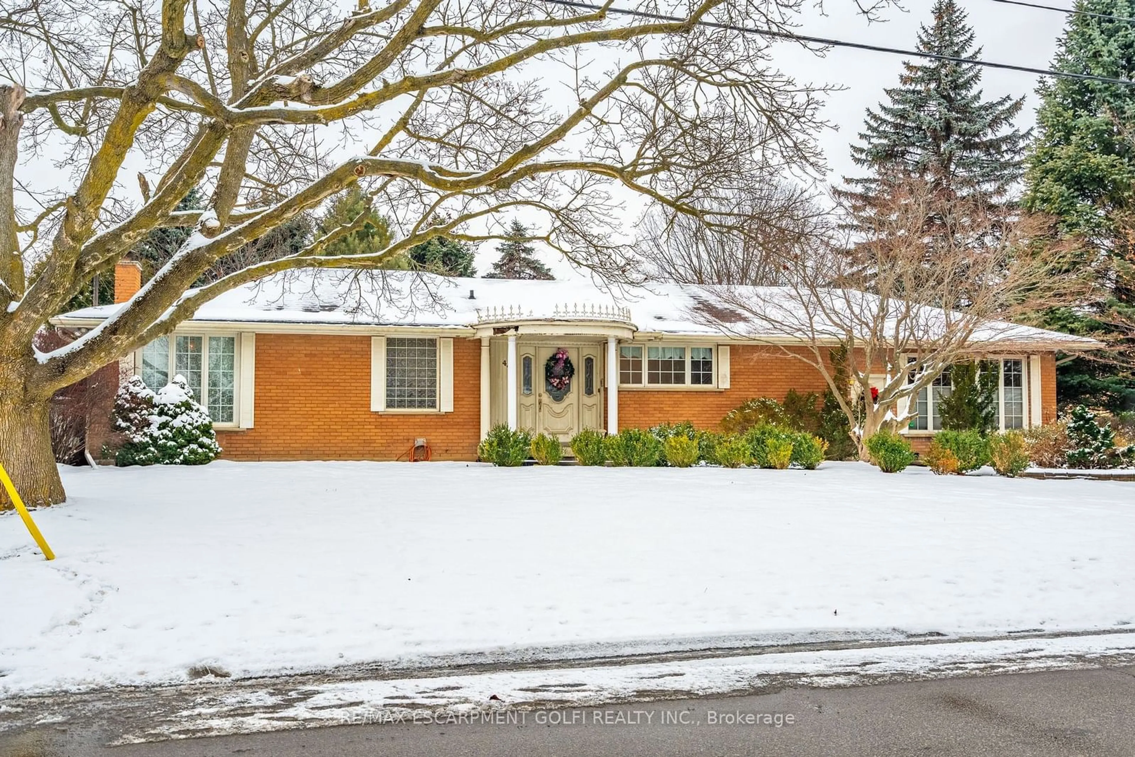 Home with vinyl exterior material, street for 44 Patterson Ave, Brantford Ontario N3S 6X2