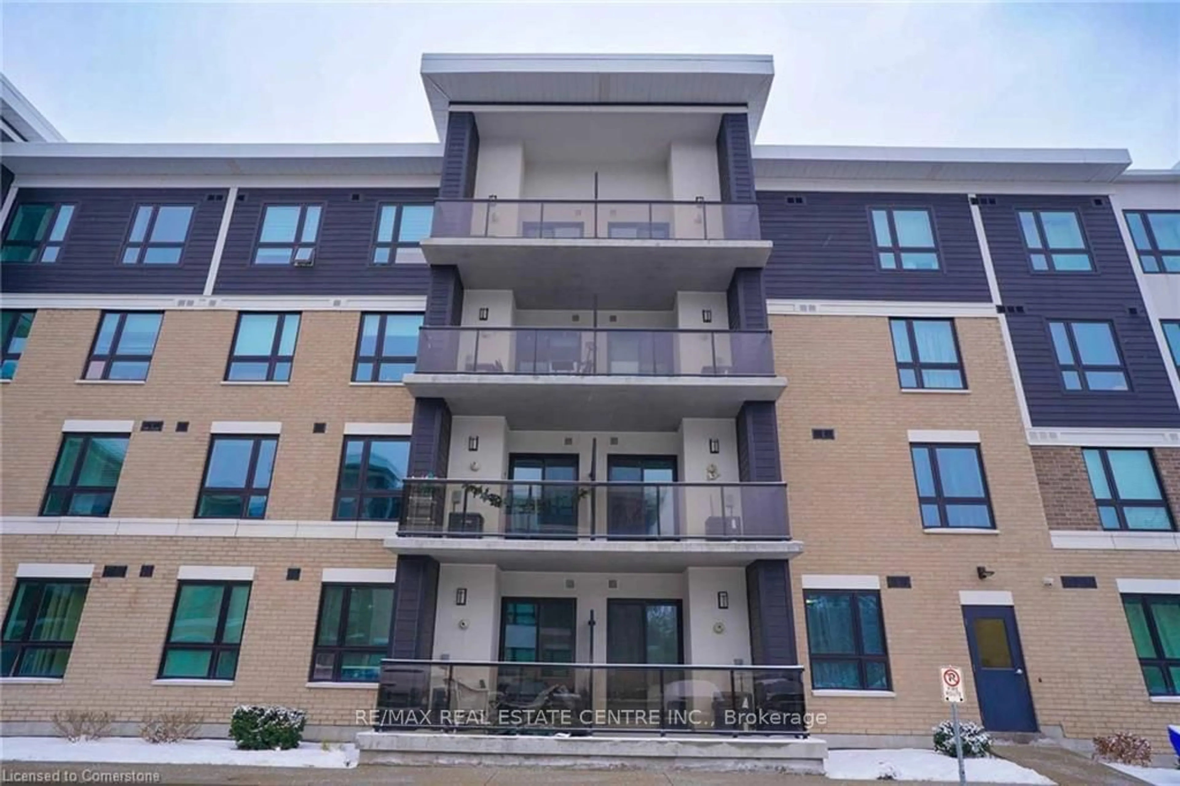 Patio, building for 1284 Gordon St #227, Guelph Ontario N1L 1H3