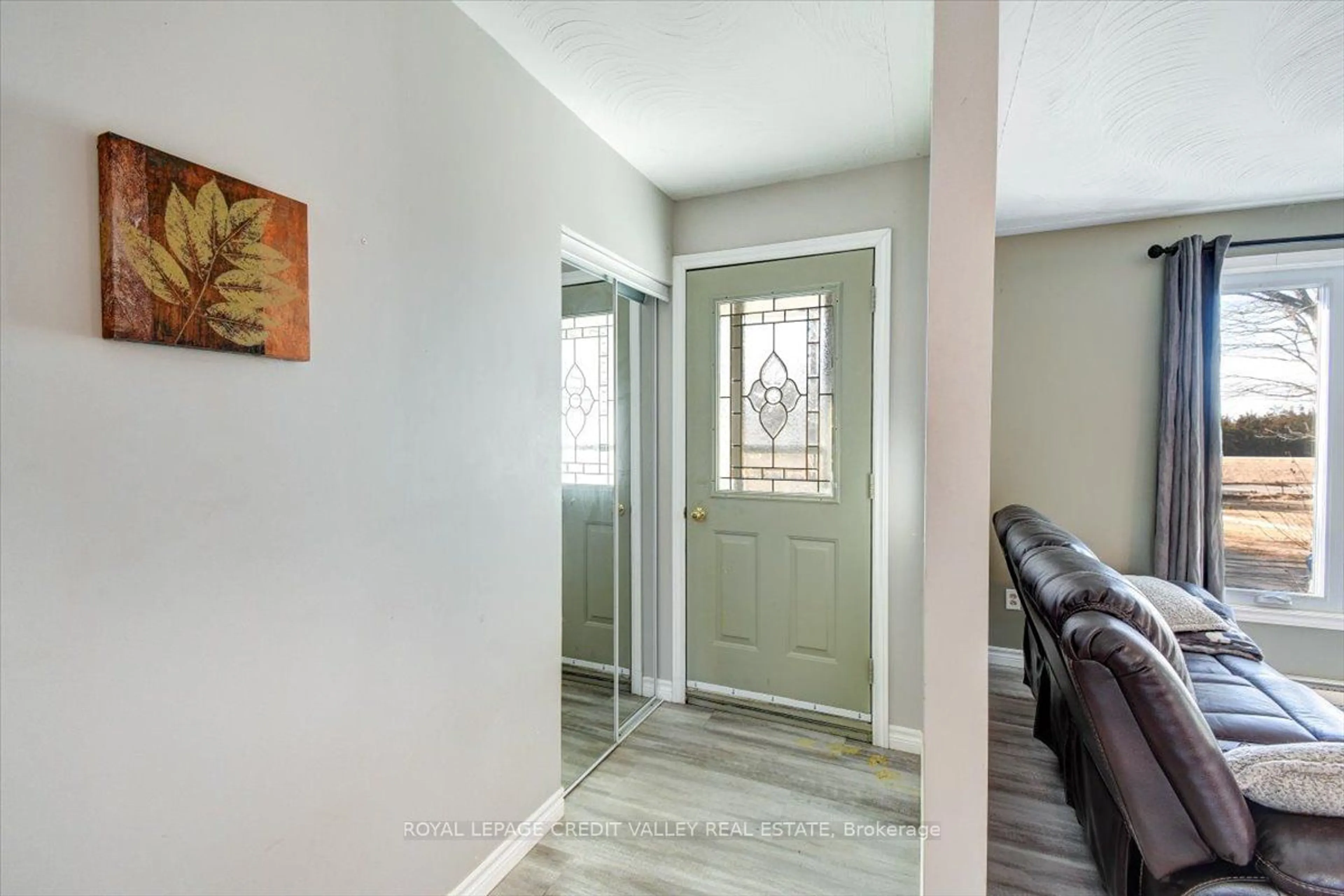 Indoor entryway for 170 Crofton Rd, Prince Edward County Ontario K0K 1A0