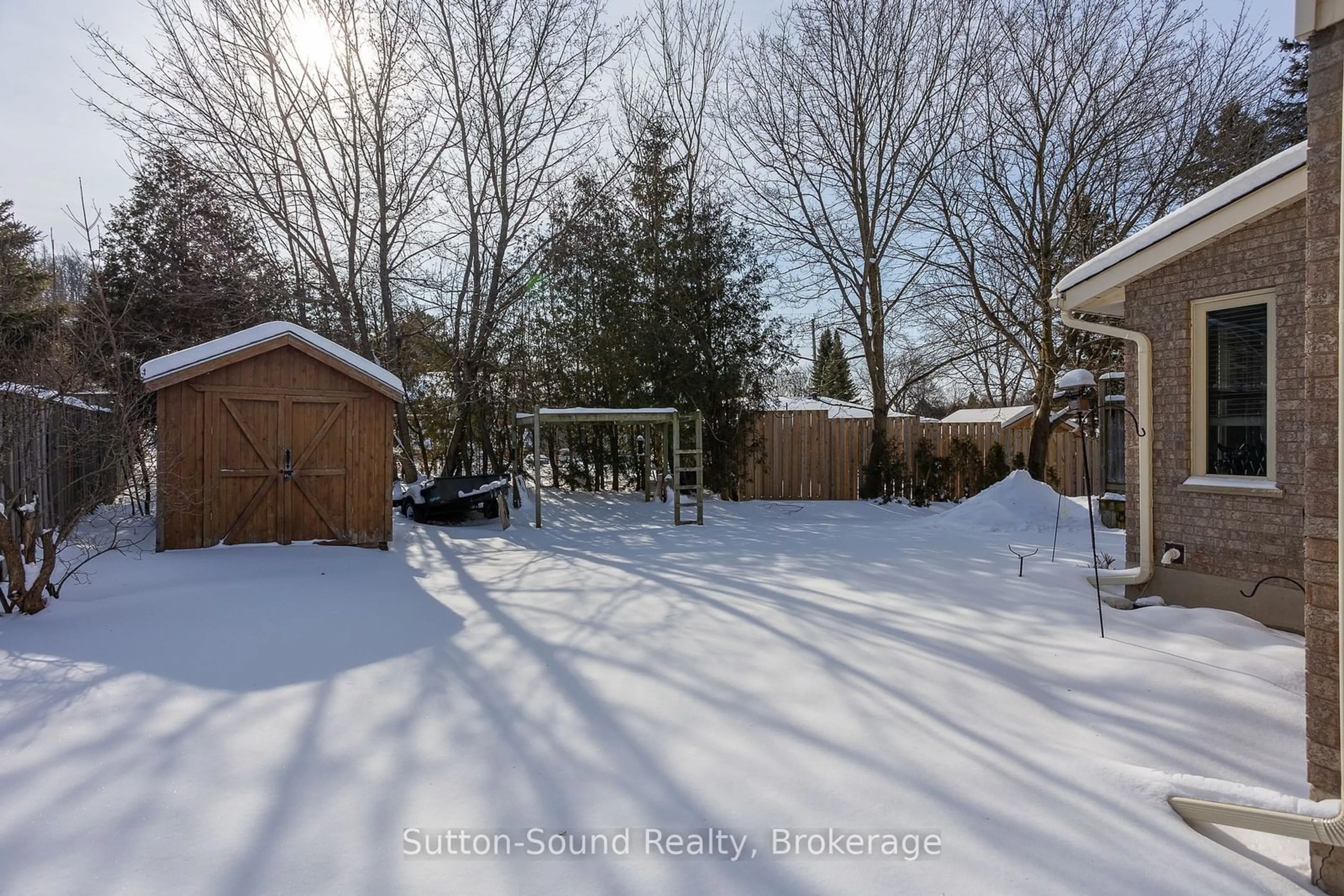 Shed for 433 8th Avenue A East Ave, Owen Sound Ontario N4K 6S8