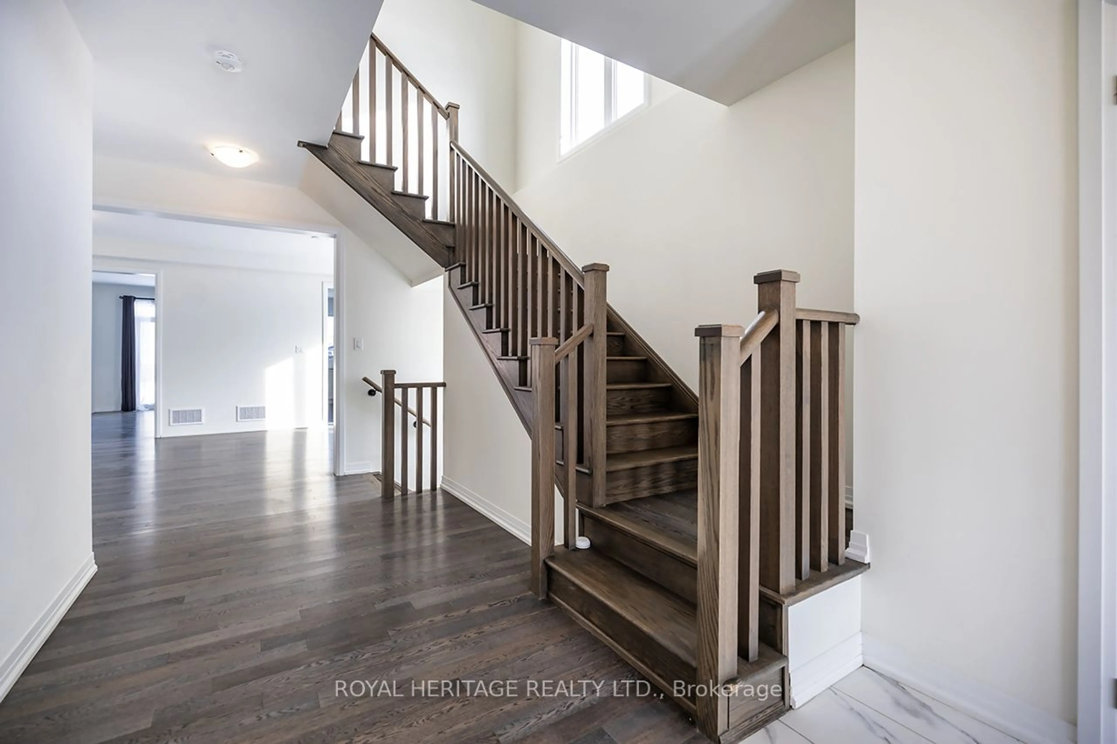 Stairs for 289 Flavelle Way, Smith-Ennismore-Lakefield Ontario K9J 0G3