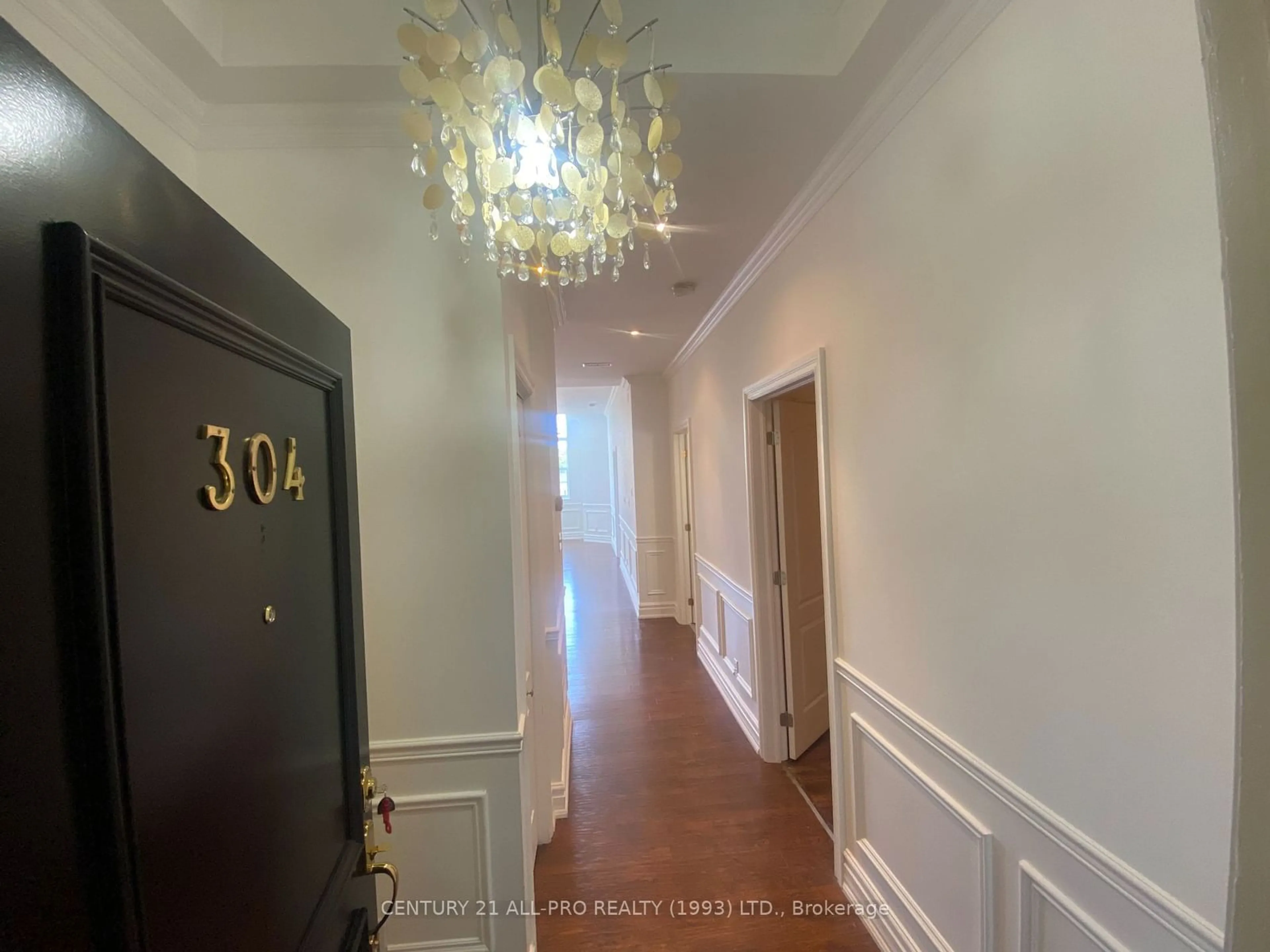 Indoor foyer for 323 George St #304, Cobourg Ontario K9A 3L9