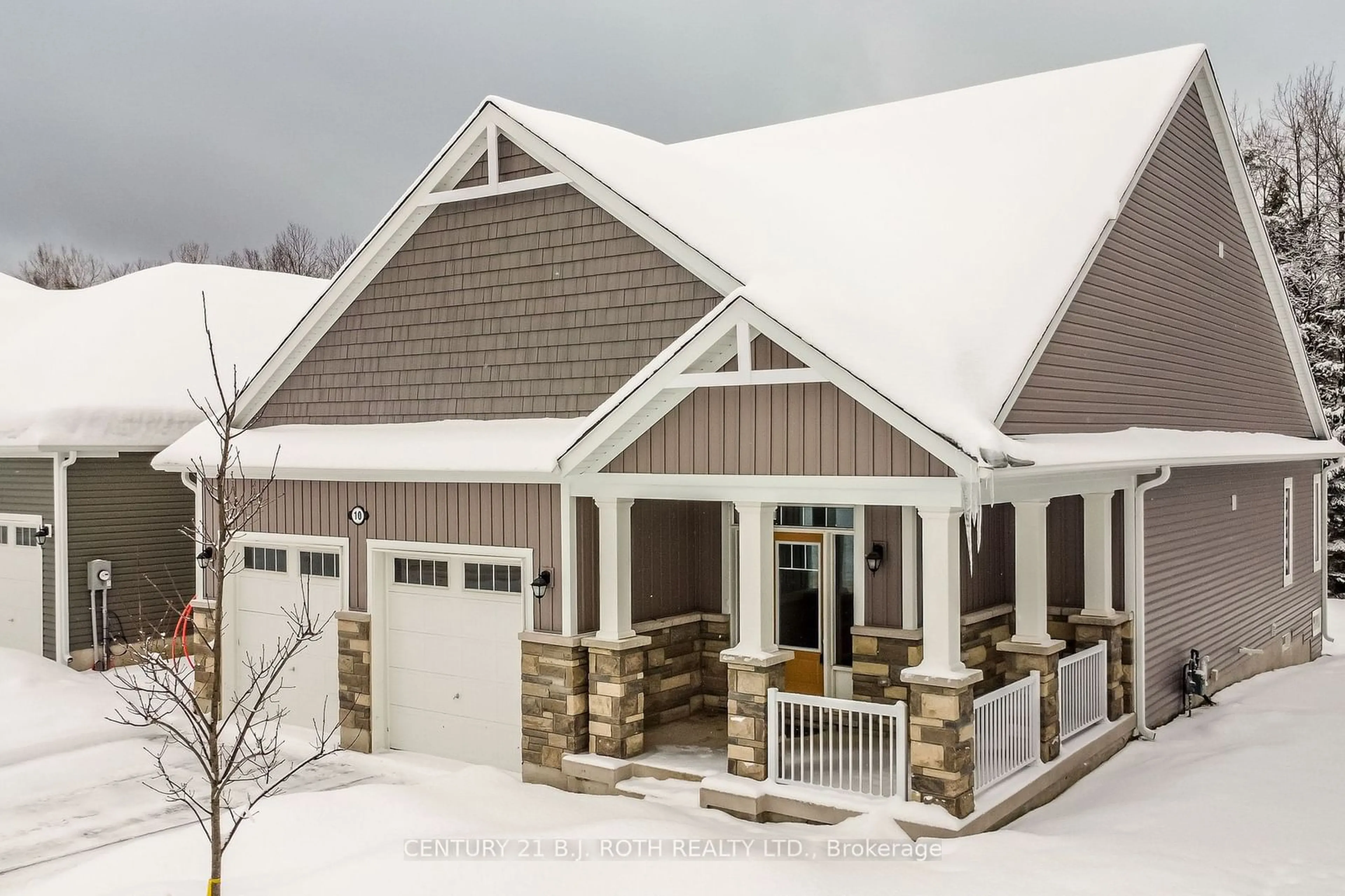 Home with vinyl exterior material, unknown for 10 DYER Cres, Bracebridge Ontario P1L 0A9