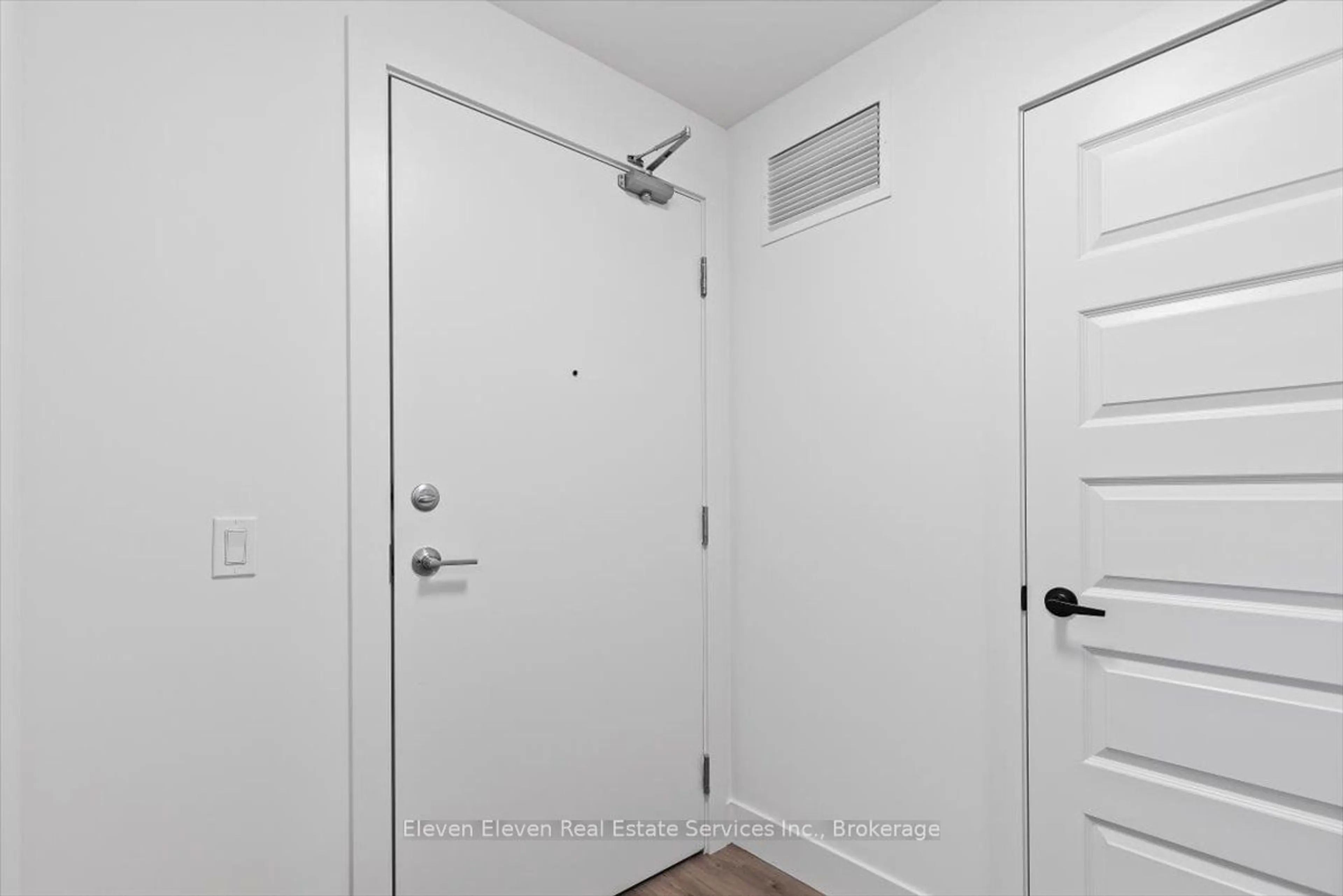 Indoor entryway for 107 Roger St #516, Waterloo Ontario N2J 0G3