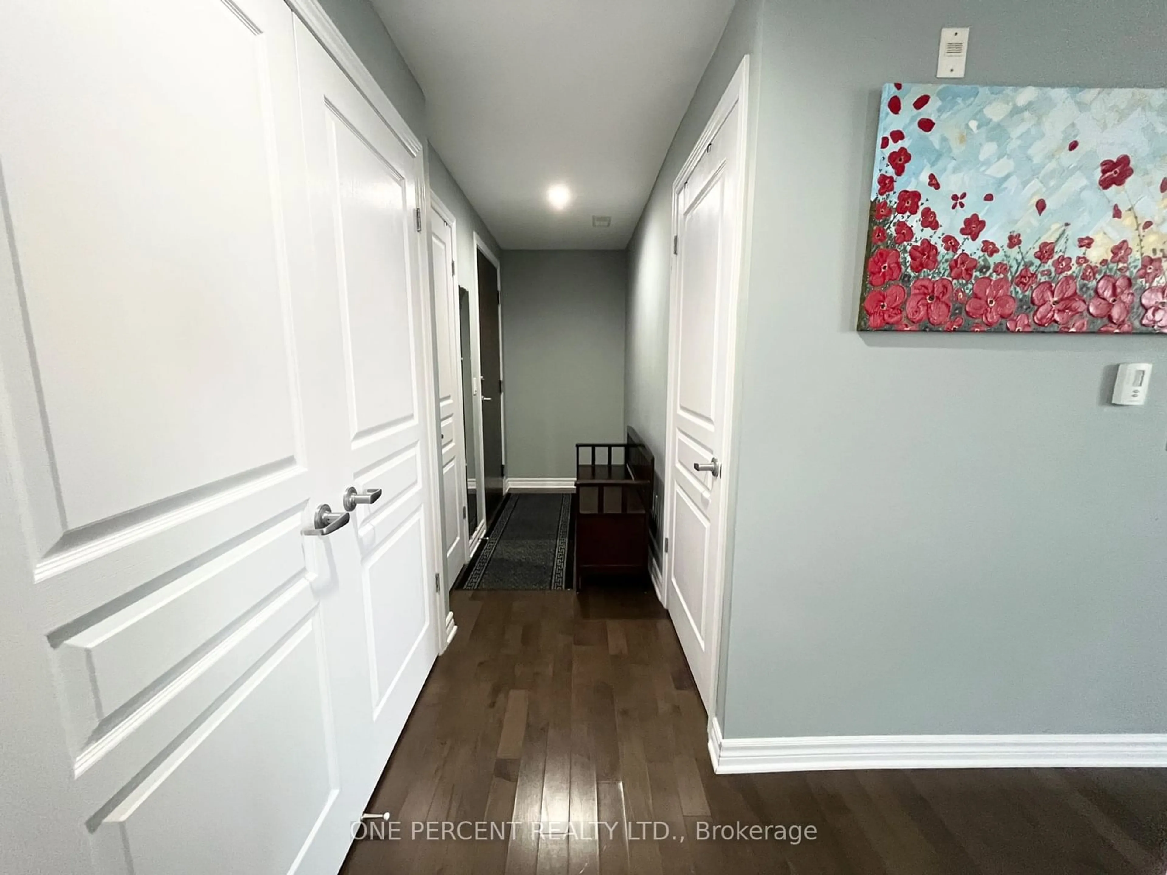 Indoor entryway for 805 Beauparc #204, Cyrville - Carson Grove - Pineview Ontario K1J 0B5