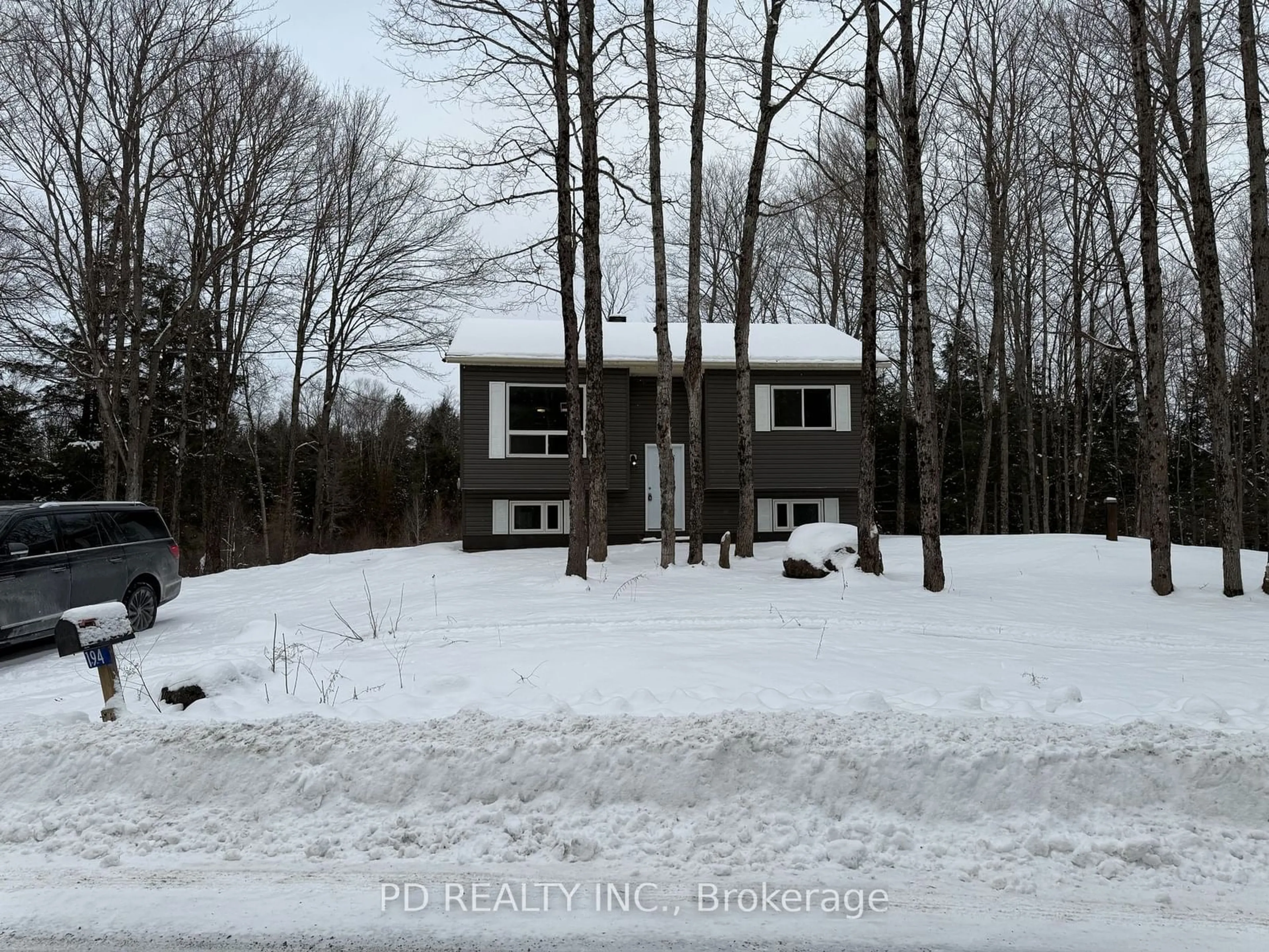 A pic from outside/outdoor area/front of a property/back of a property/a pic from drone, unknown for 194 Felbers Rd, Tudor & Cashel Ontario K0K 1Y0