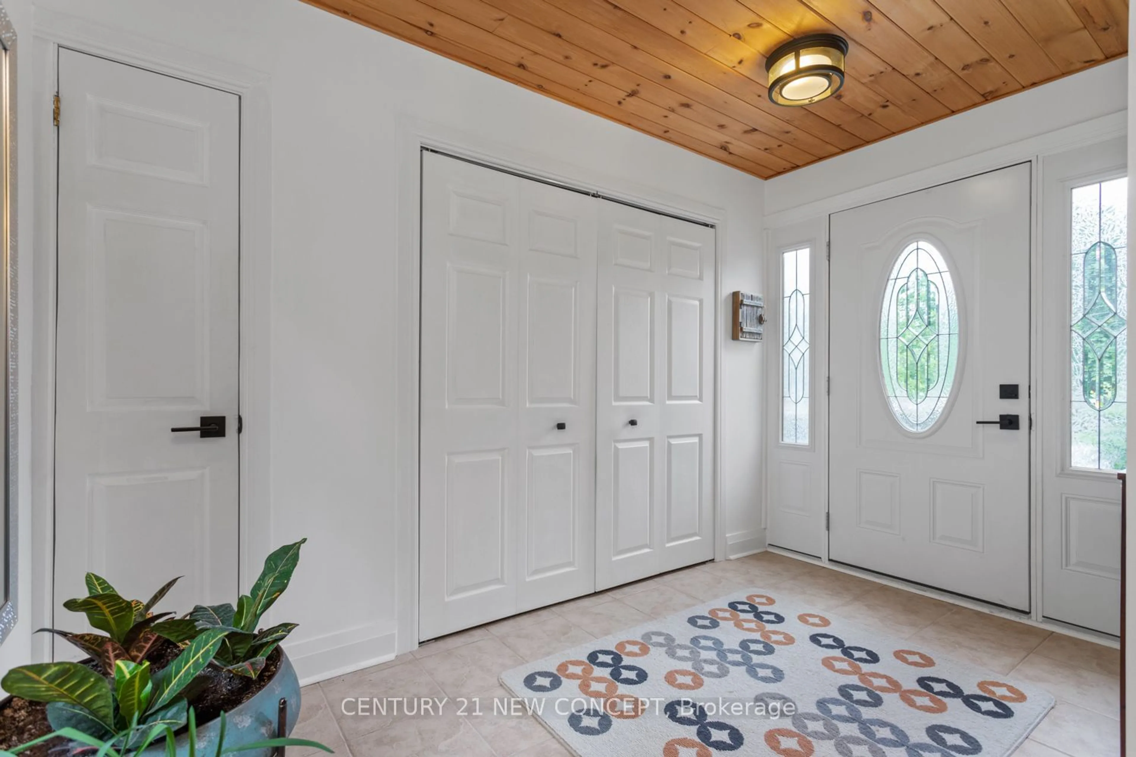 Indoor entryway for 285 Hillside Dr, Trent Hills Ontario K0L 1L0