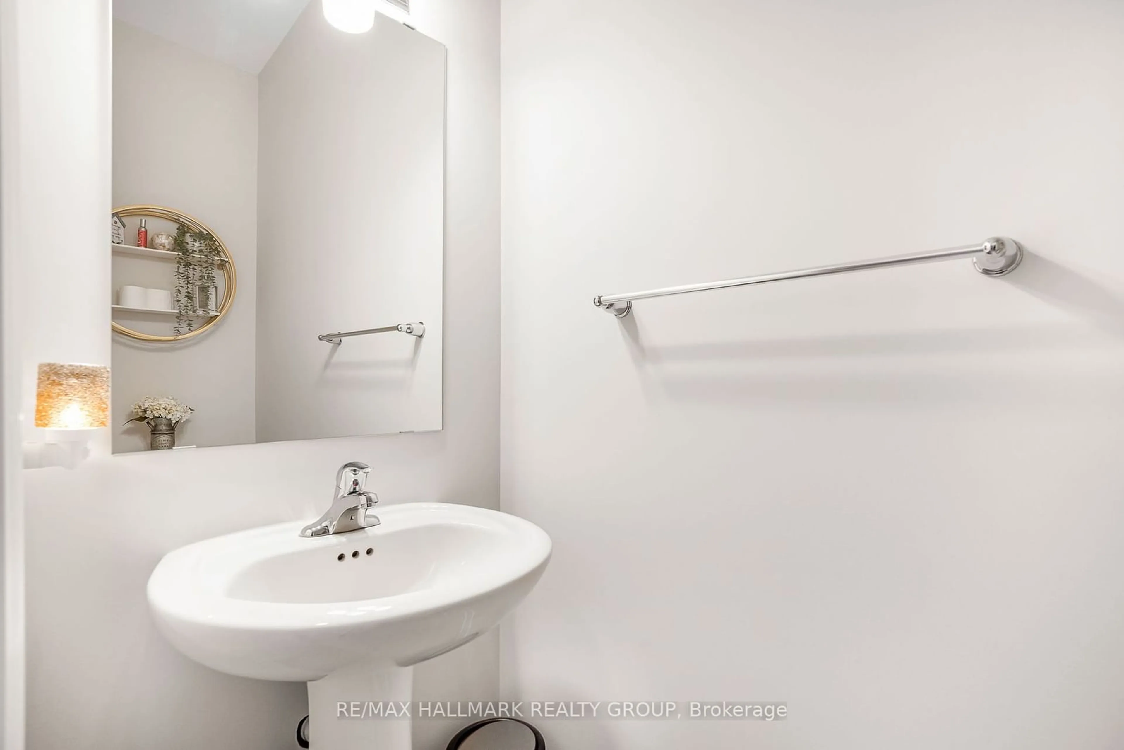 Standard bathroom, unknown for 565 Enclave Lane, Clarence-Rockland Ontario K4K 0M8