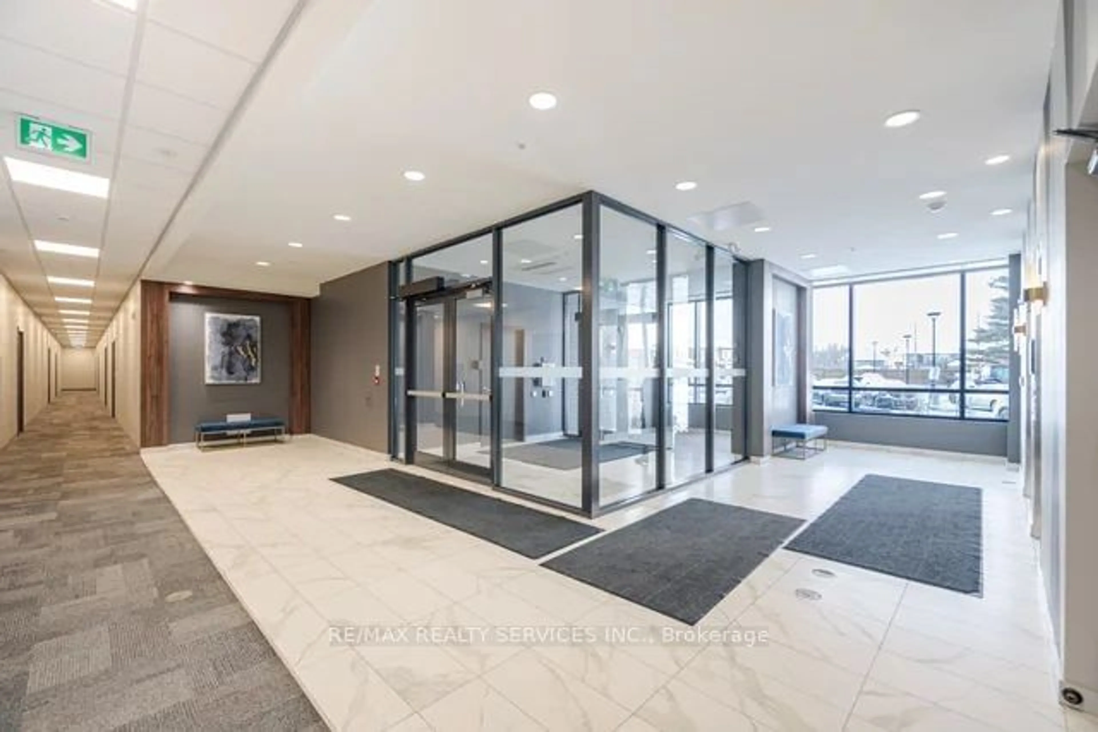 Indoor foyer for 26 Lowes Rd #201, Guelph Ontario N1G 0H4