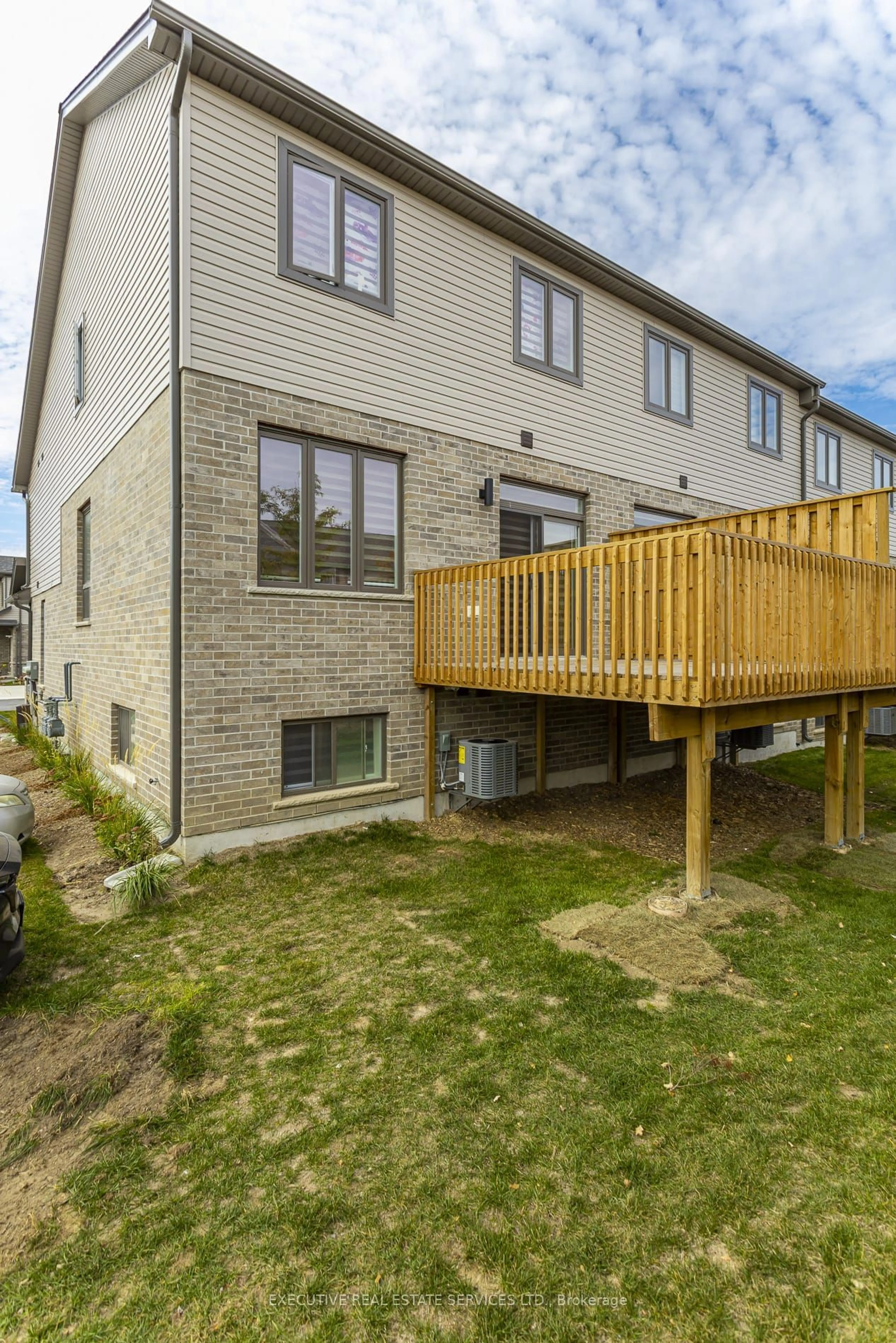 Patio, street for 745 Chelton Rd #28, London Ontario N6M 0J1